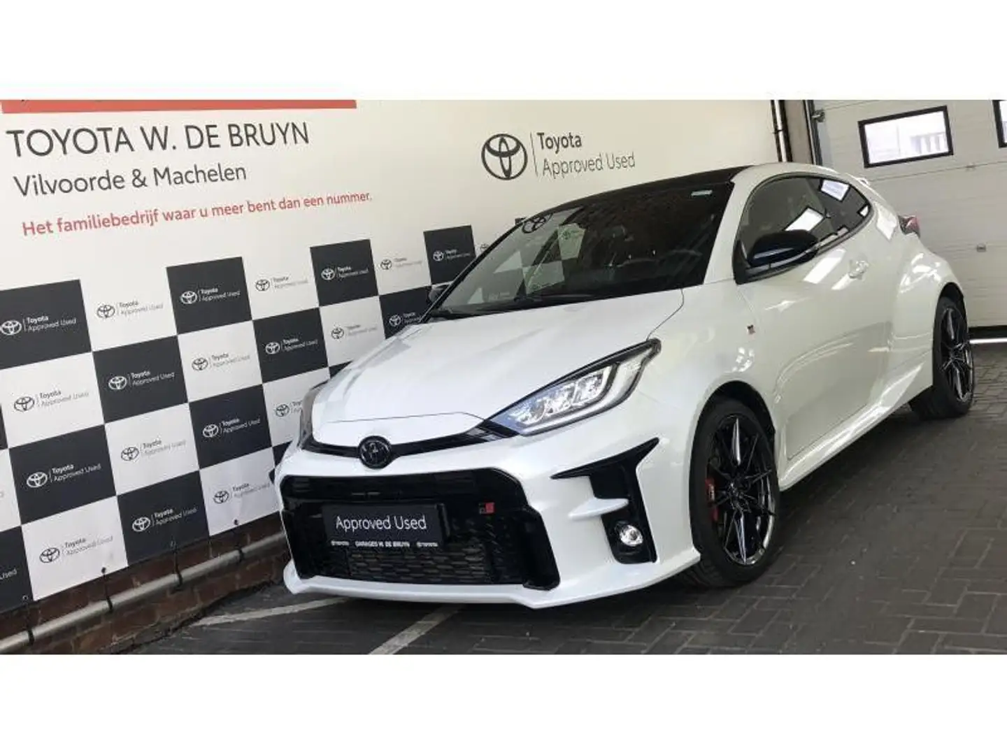 Toyota Yaris High Performance Blanc - 1