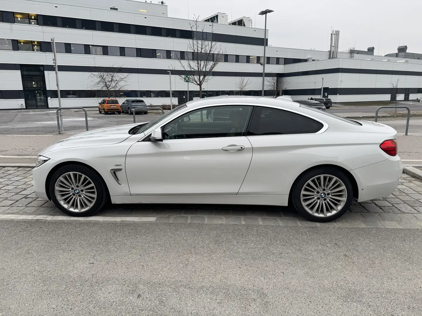 BMW 420 420d xDrive Coupe Aut. Weiß - 1