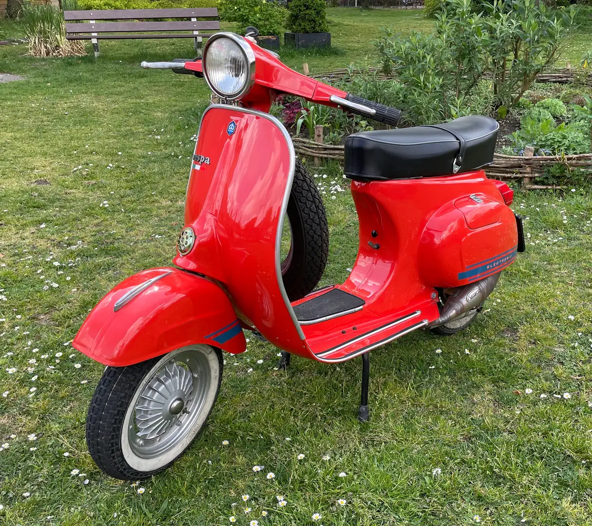 Vespa Primavera ET3 Red - 1