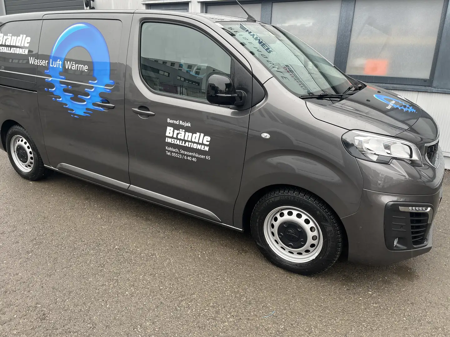 Peugeot e-Expert E-EXPERT KW L2 75 kWh PREMIUM Grau - 1