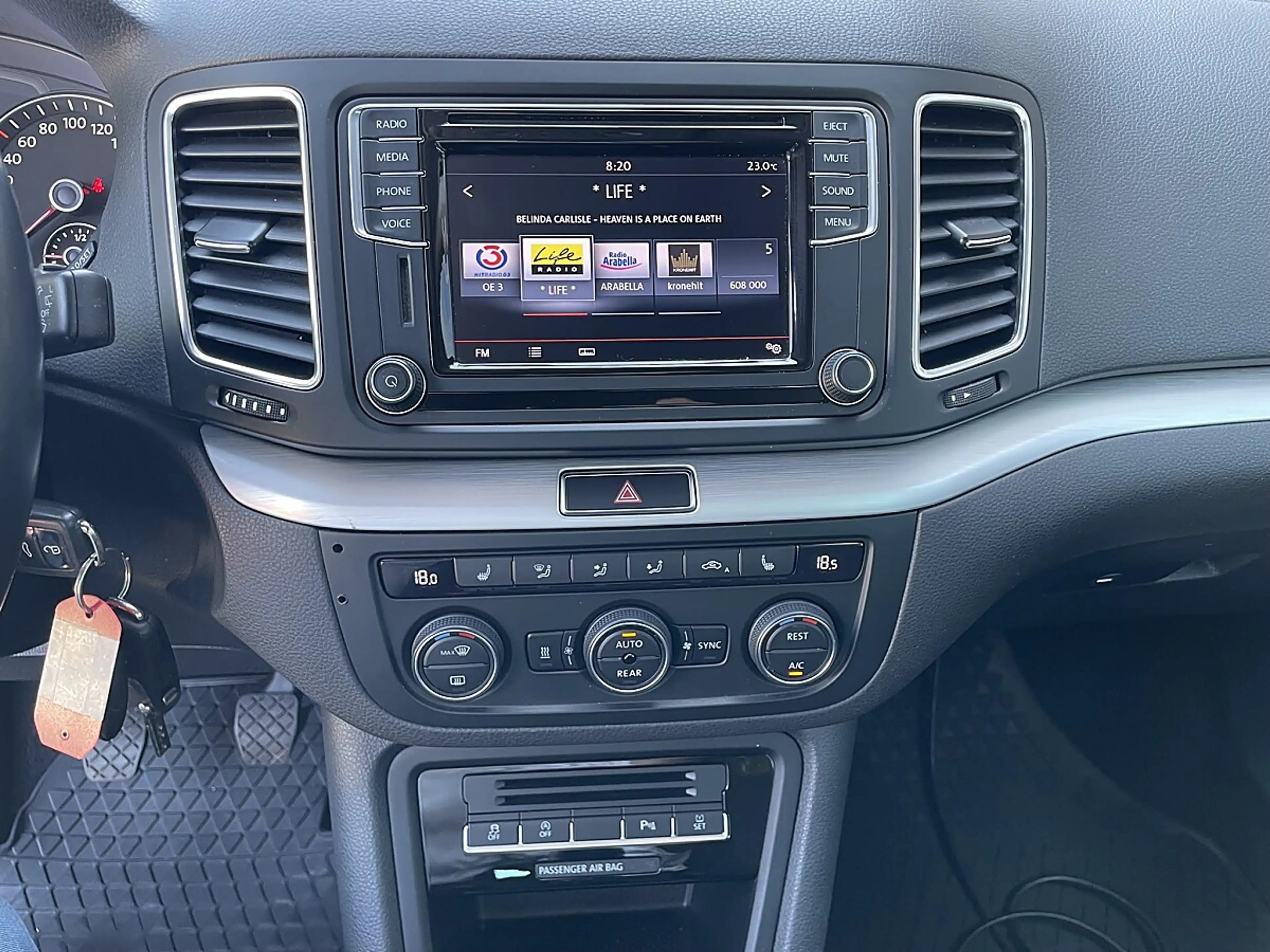 Volkswagen Sharan Comfortline BMT SCR 2,0 TDI — photo 11