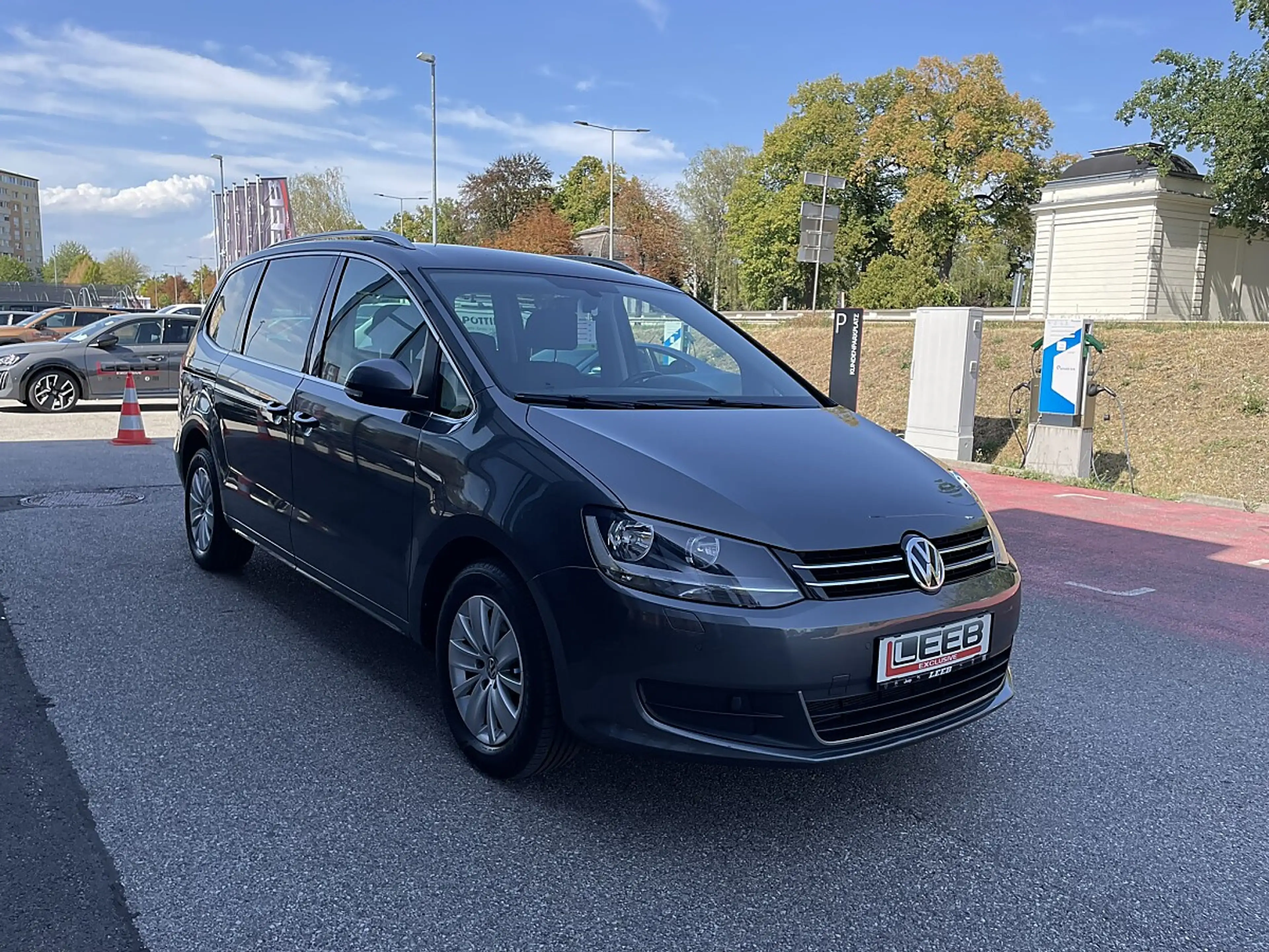 Volkswagen Sharan Comfortline BMT SCR 2,0 TDI — photo 2