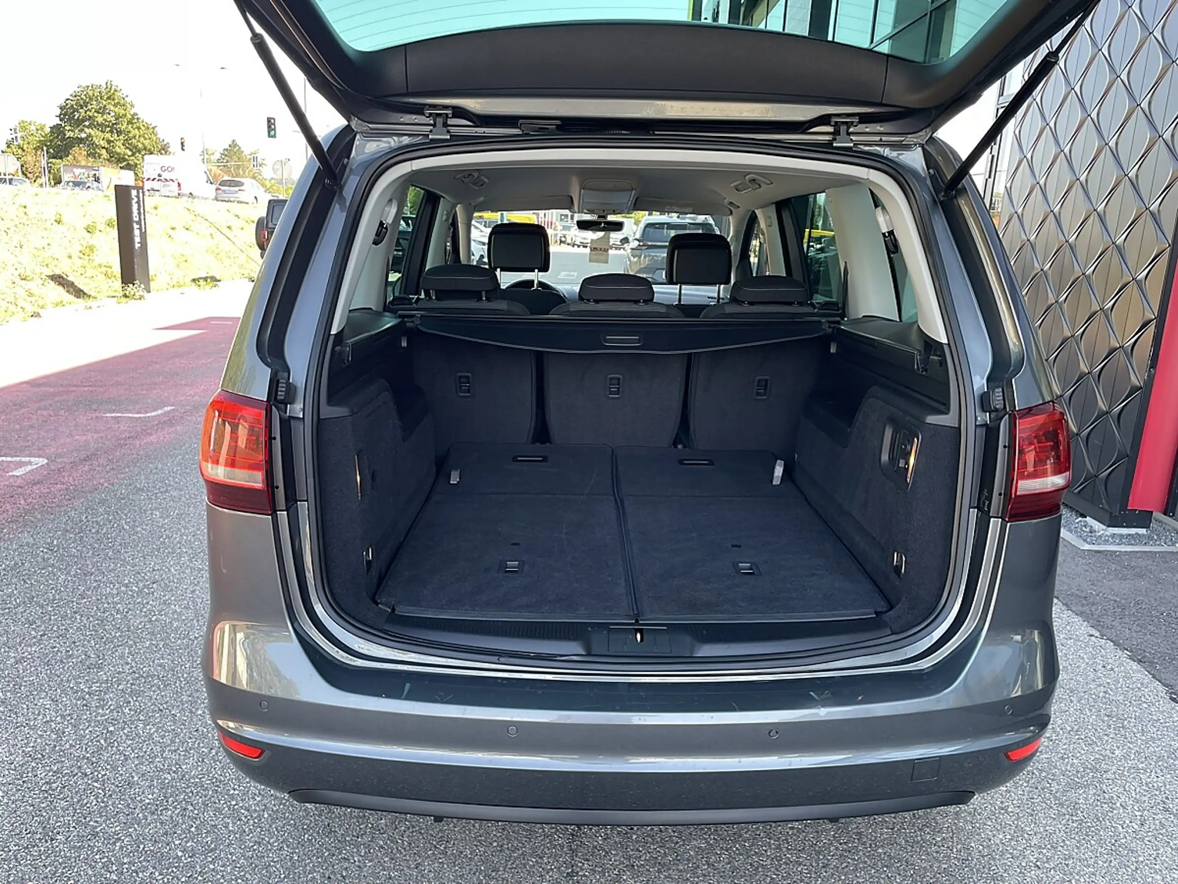 Volkswagen Sharan Comfortline BMT SCR 2,0 TDI — photo 8