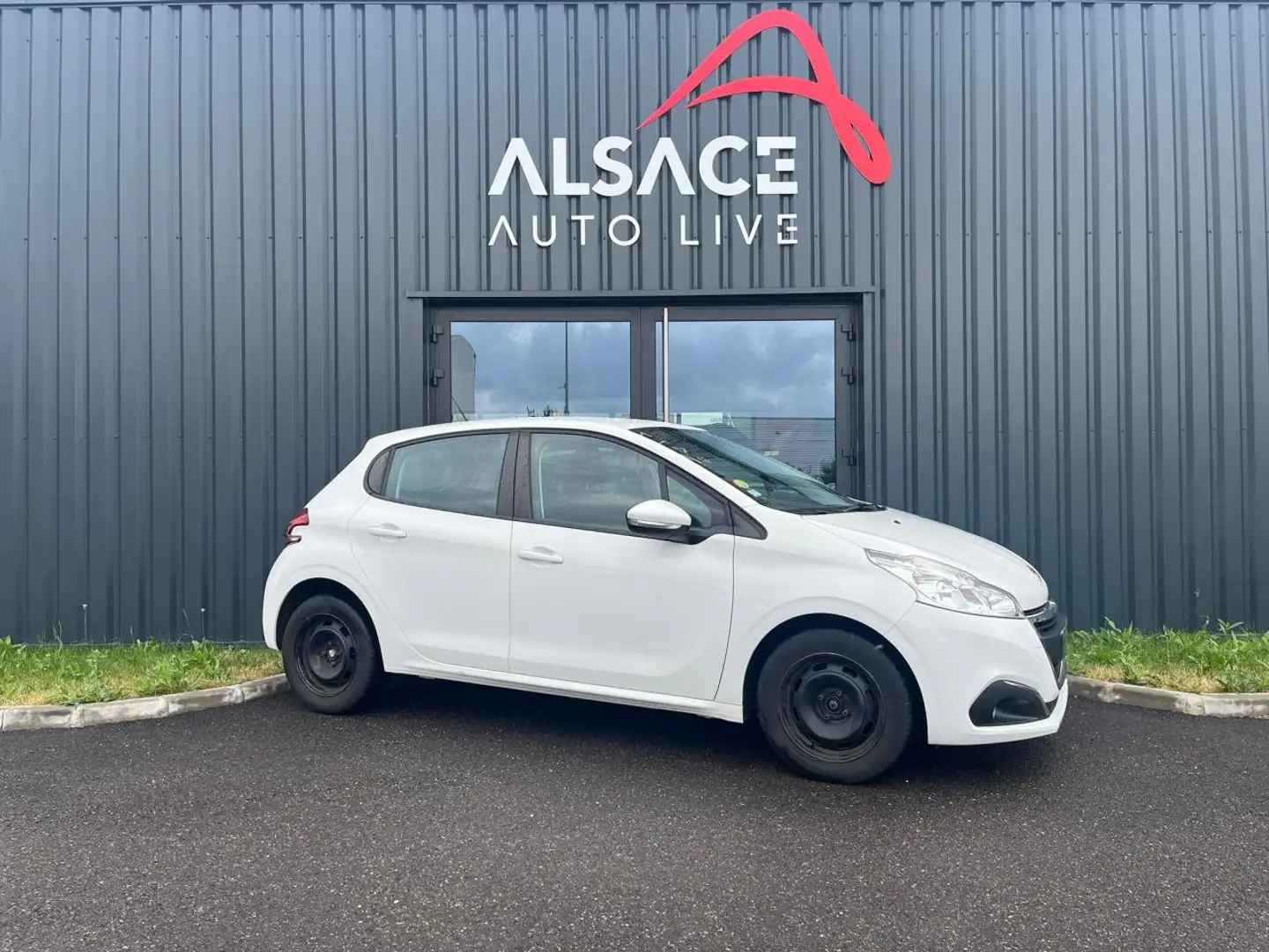 Peugeot 208 SOCIETE 1.5 BlueHDi 100 Premium - 5 750 HT - GPS / Blanc - 1