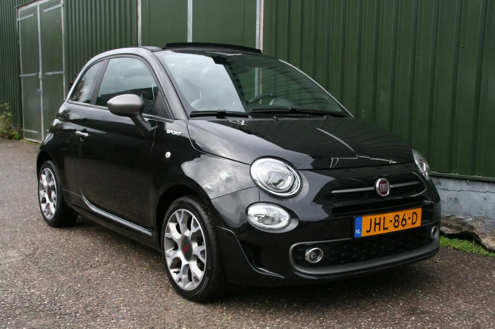 Fiat 500C 1.0 Hybrid Sport, AIRCO, NAVIGATIE, HALF LEER. Schwarz - 2