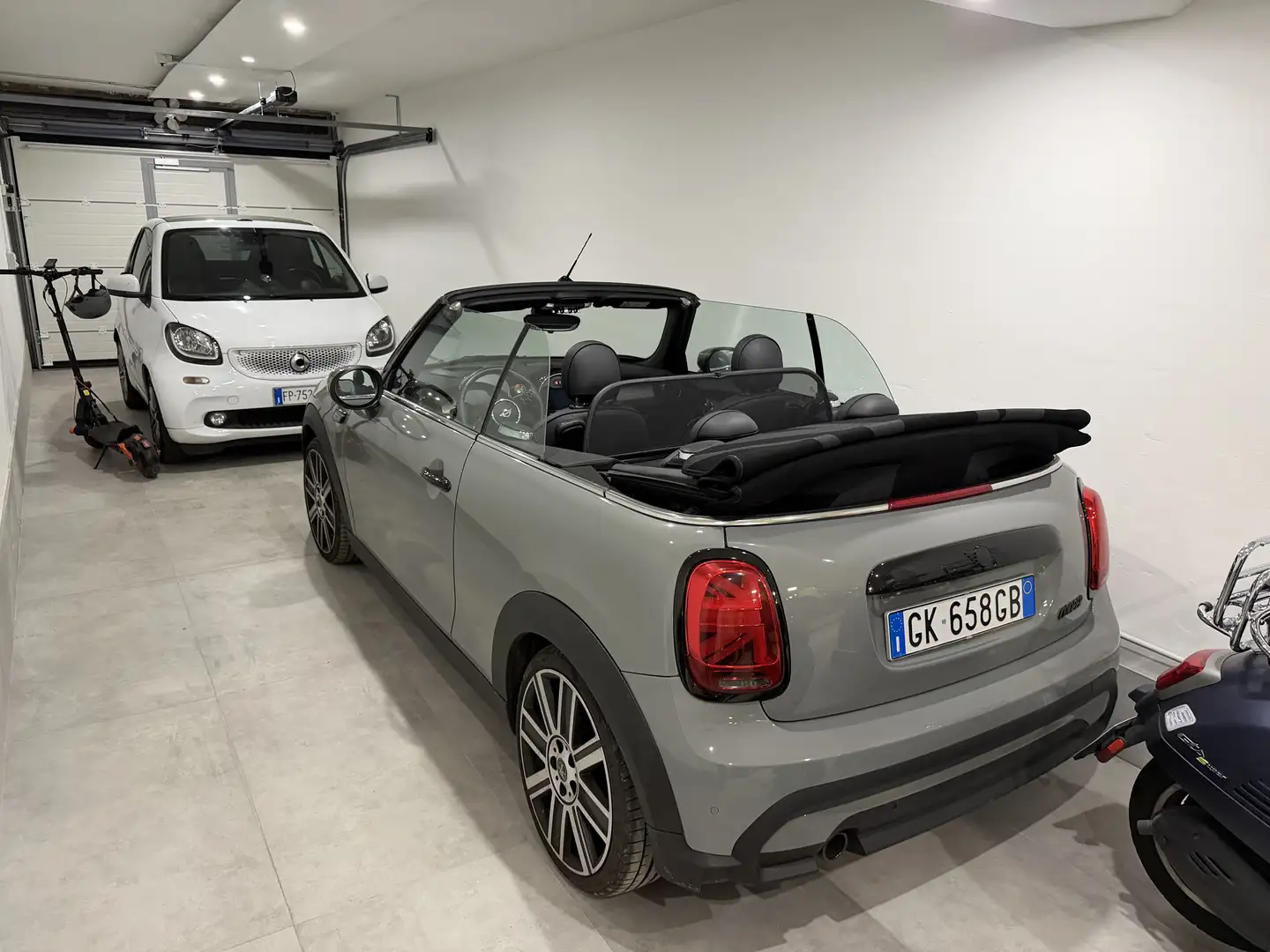 MINI Cooper C Cabrio yours 1500 136cv Grigio - 2