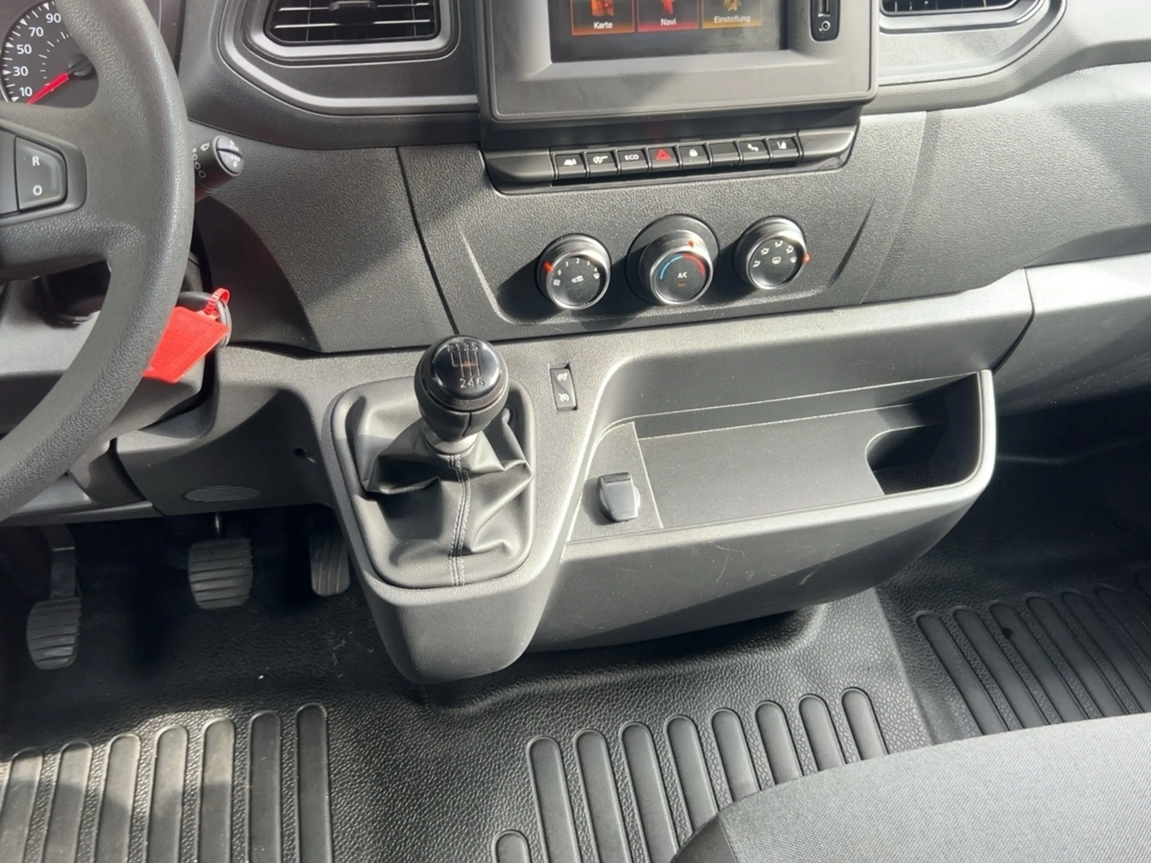 Nissan Interstar 3,5t dCi 150 DPF L2H2 3,5t Acenta FWD BT — photo 11
