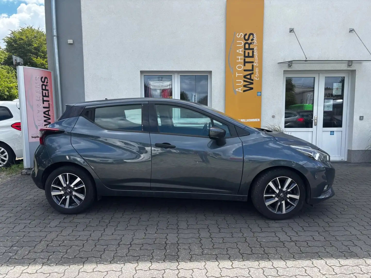 Nissan Micra N-Way = Kamera - Spurhalte - Tempomat = Grau - 2