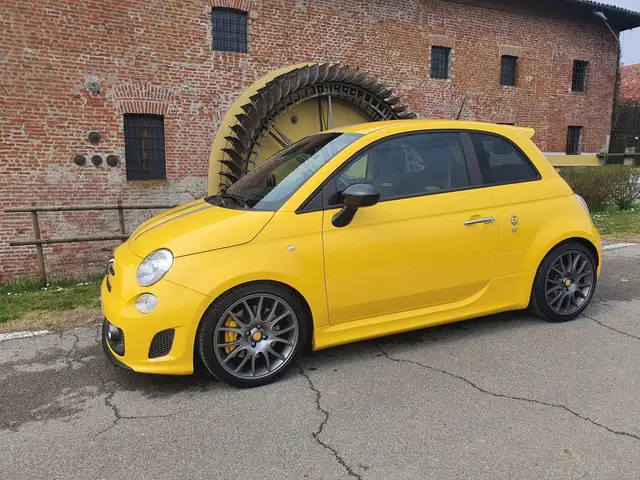 Abarth 695 1.4 16v t. t-jet Tributo Ferrari 180cv MTA