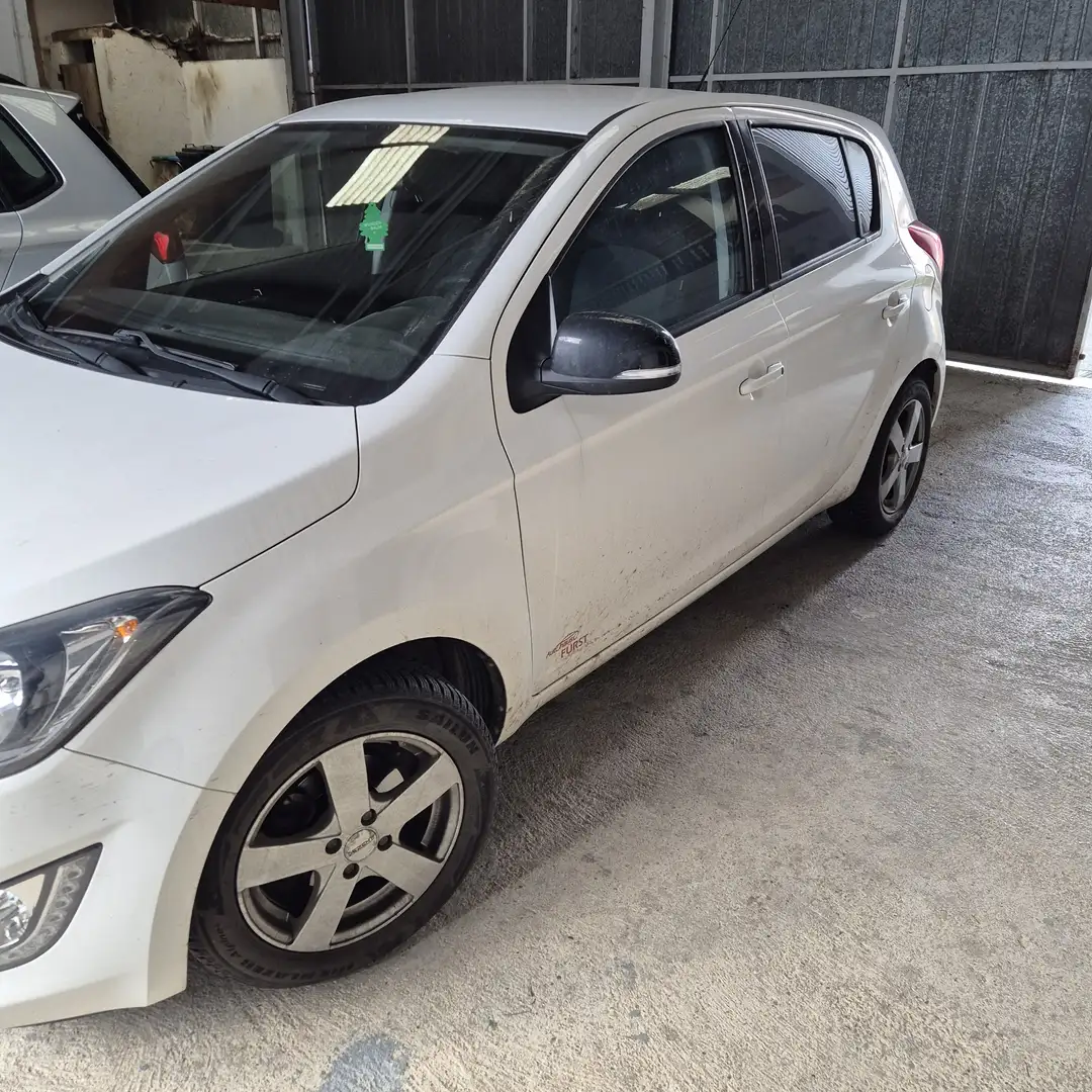 Hyundai i20 Weiß - 2