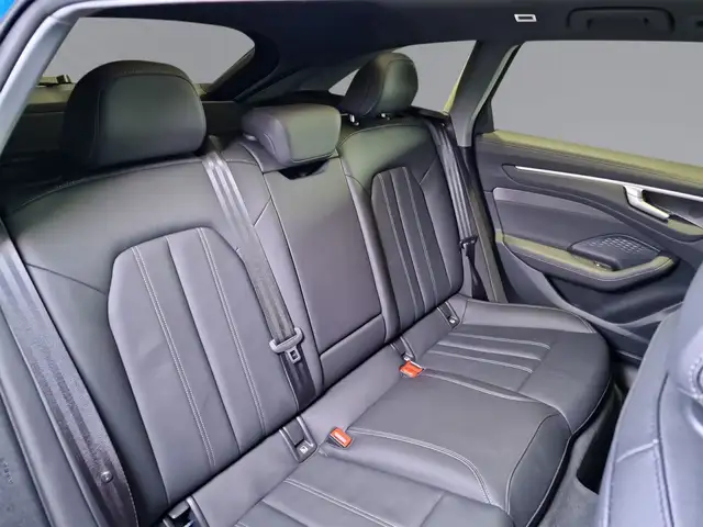 Audi A6 view 8