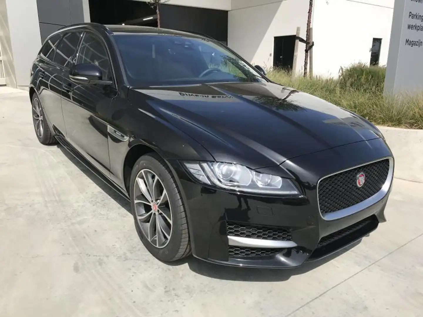 Jaguar XF Sportbrake R-Sport D180 Noir - 2