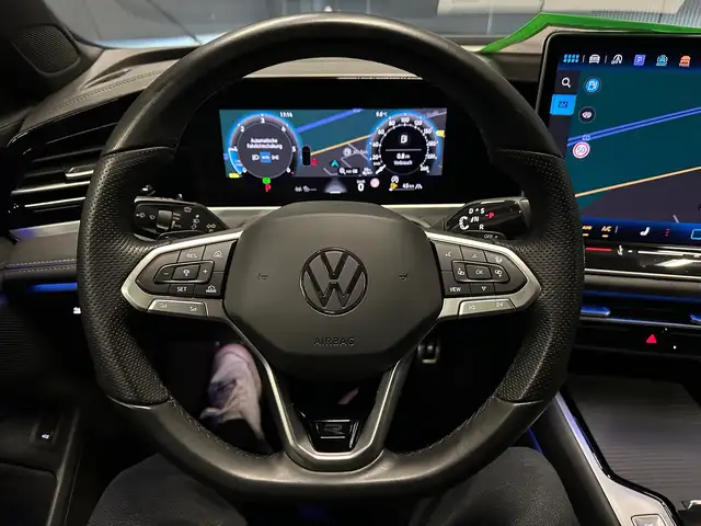 Volkswagen Passat view 17