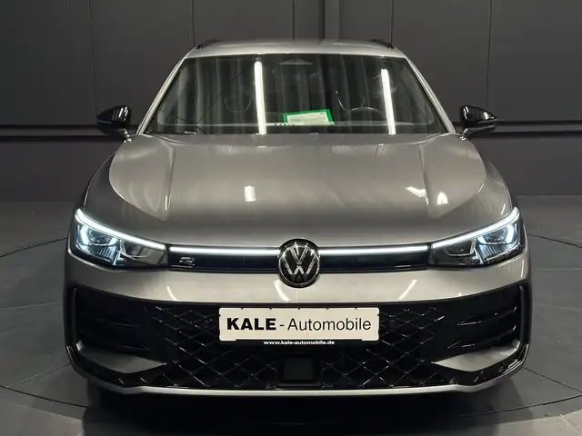 Volkswagen Passat view 8