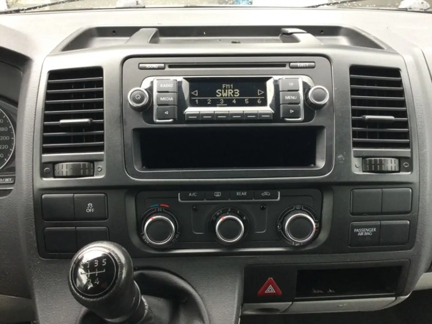 Volkswagen T5 Caravelle 2.0 TDI 84CV PL Kombi Alb - 2