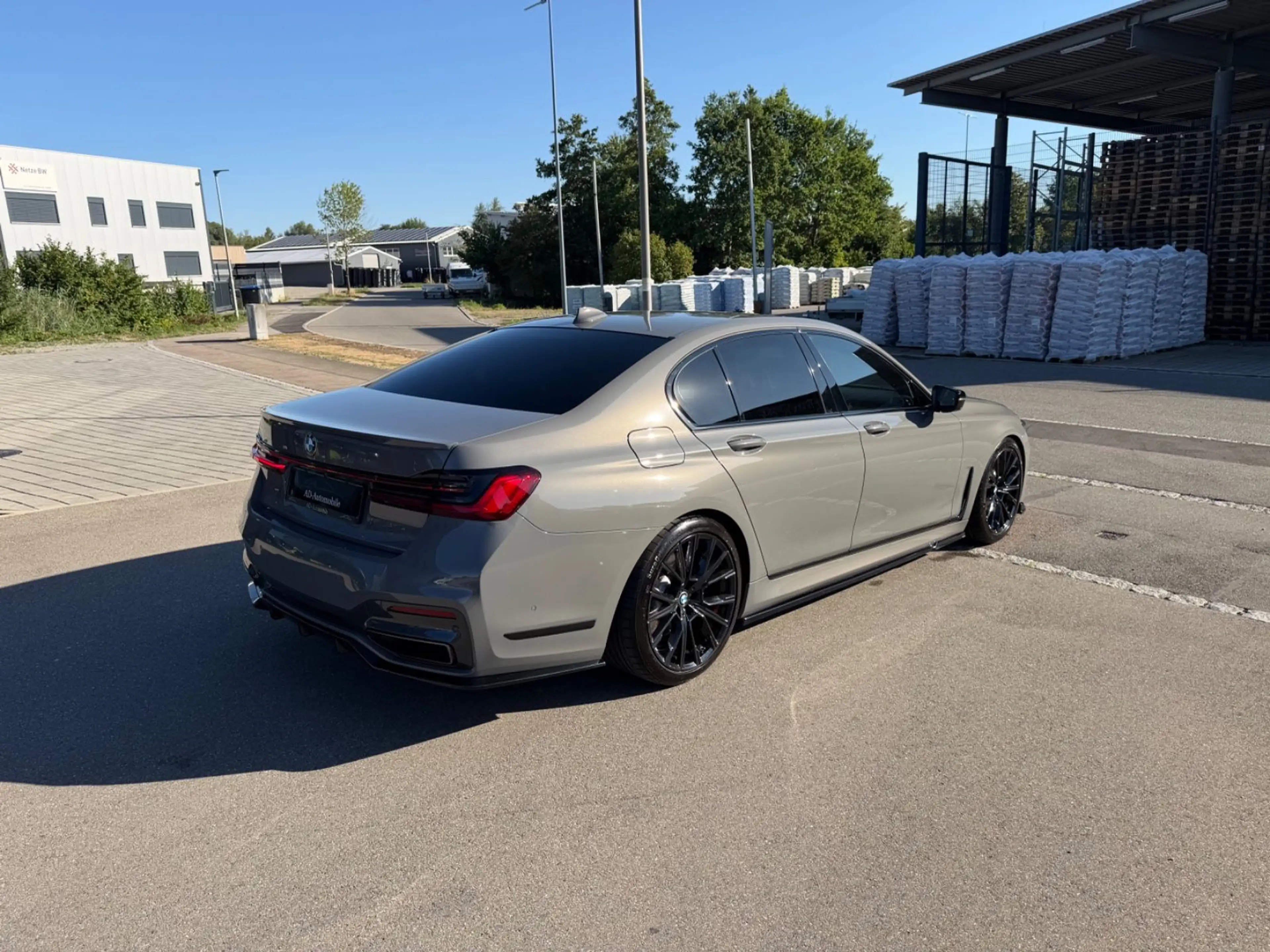 BMW 745 e M Sport 20 Zoll Laser Head Up 360° Soft — photo 8