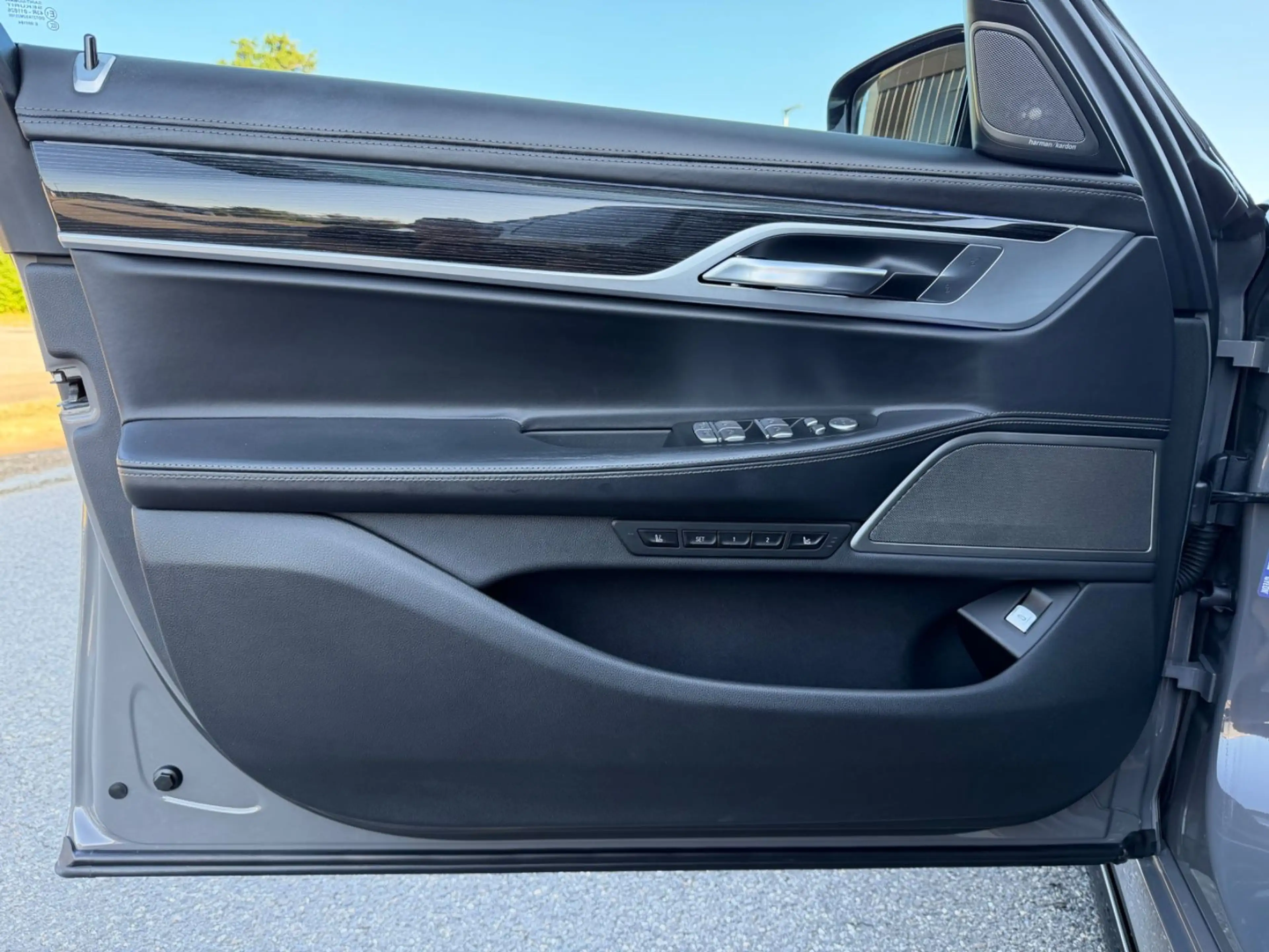 BMW 745 e M Sport 20 Zoll Laser Head Up 360° Soft — photo 13