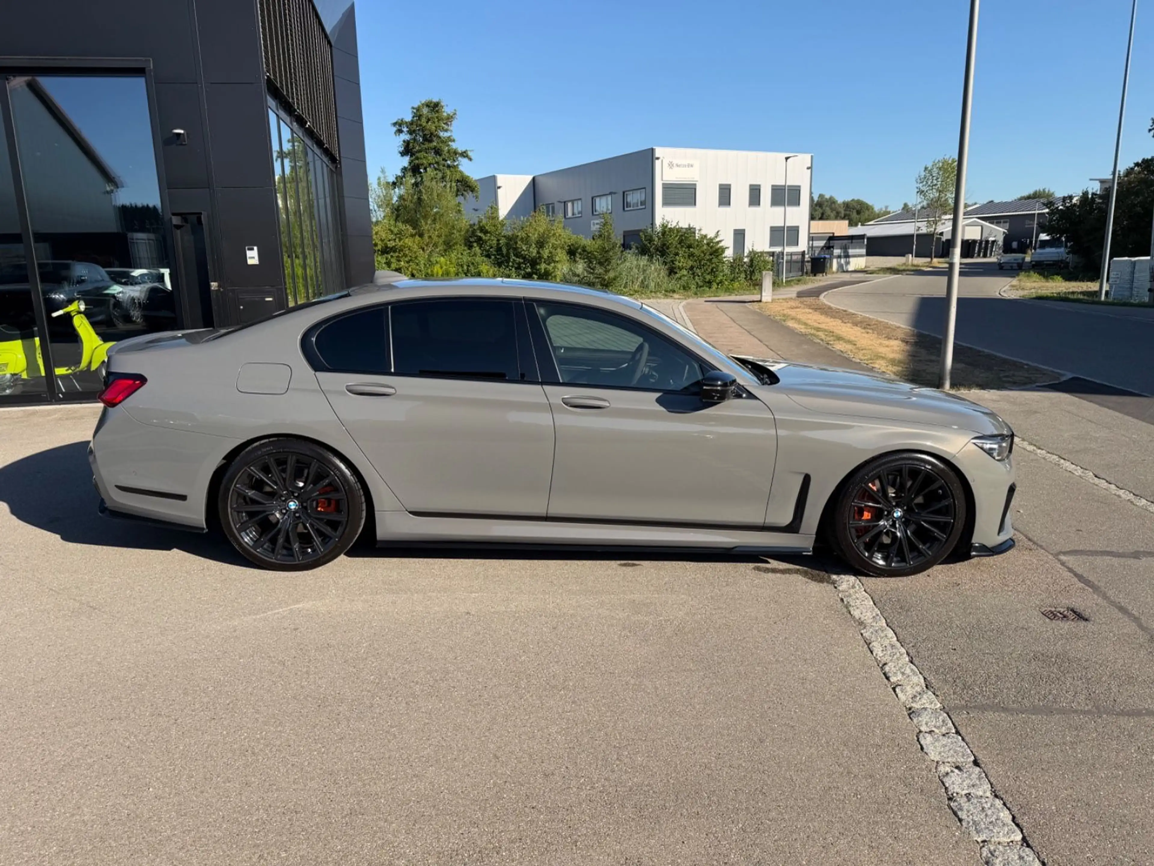 BMW 745 e M Sport 20 Zoll Laser Head Up 360° Soft — photo 9