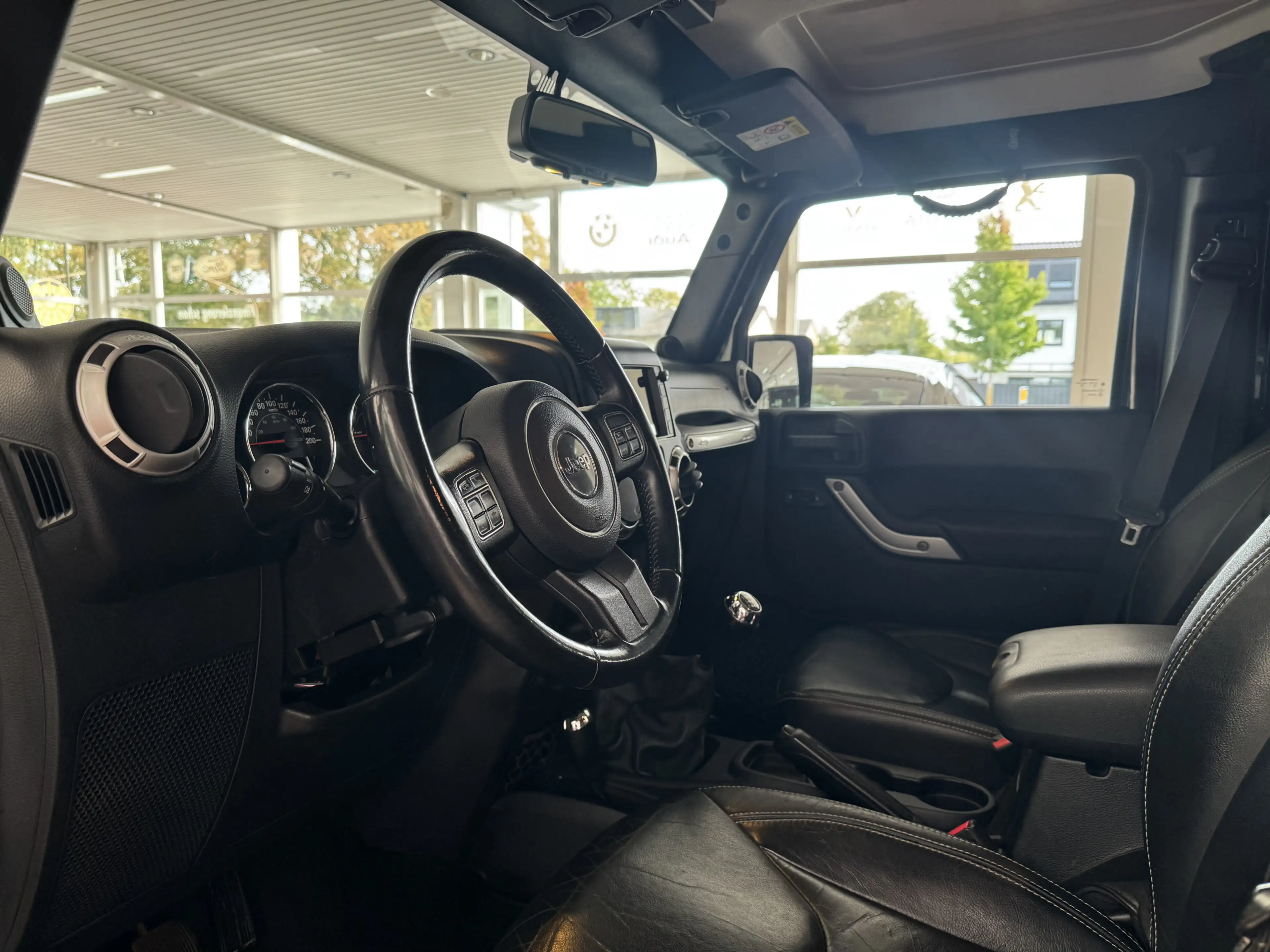Jeep Wrangler 2.8 CRD S Unlimited Sahara Cabrio — photo 11