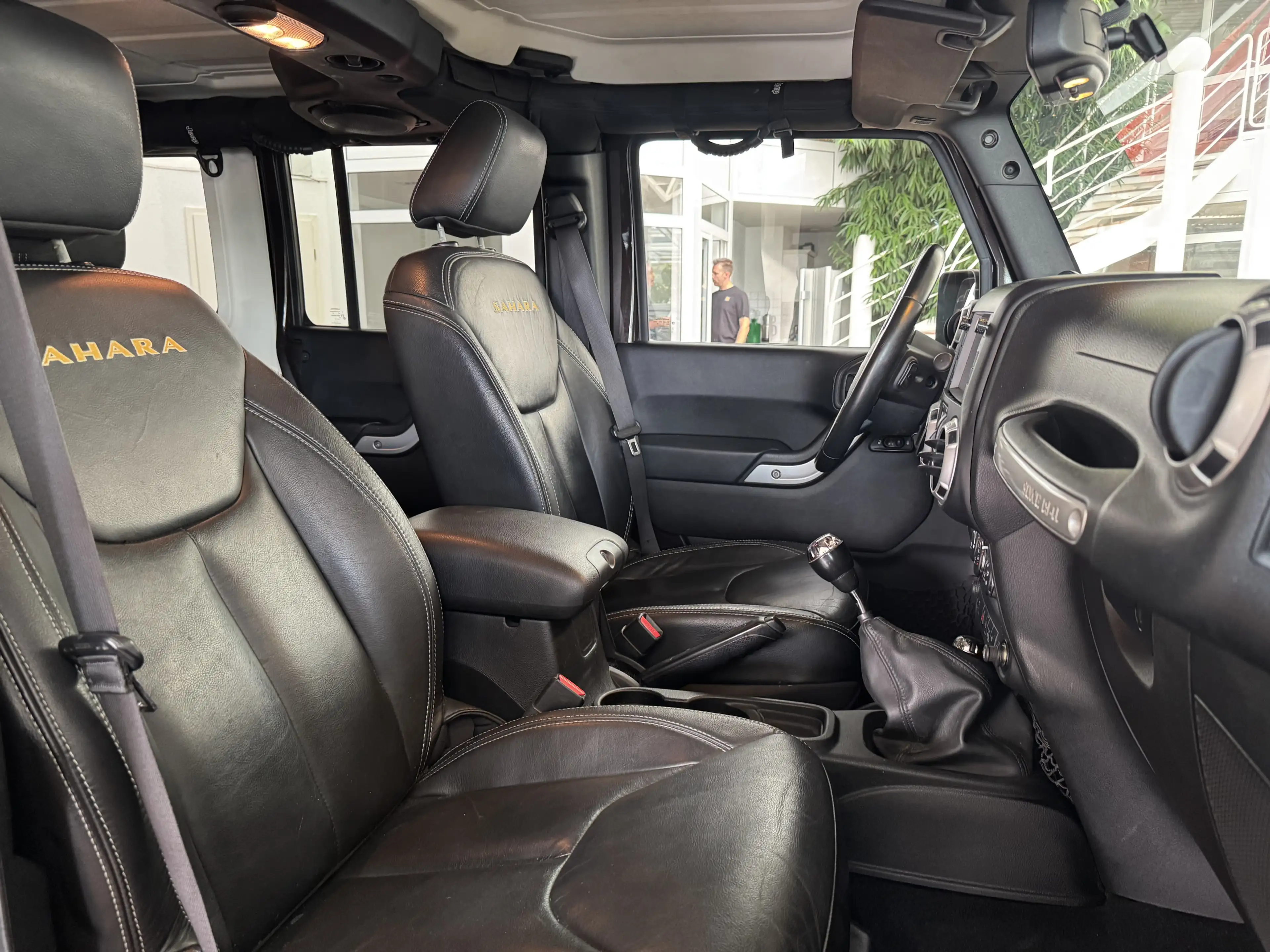 Jeep Wrangler 2.8 CRD S Unlimited Sahara Cabrio — photo 15