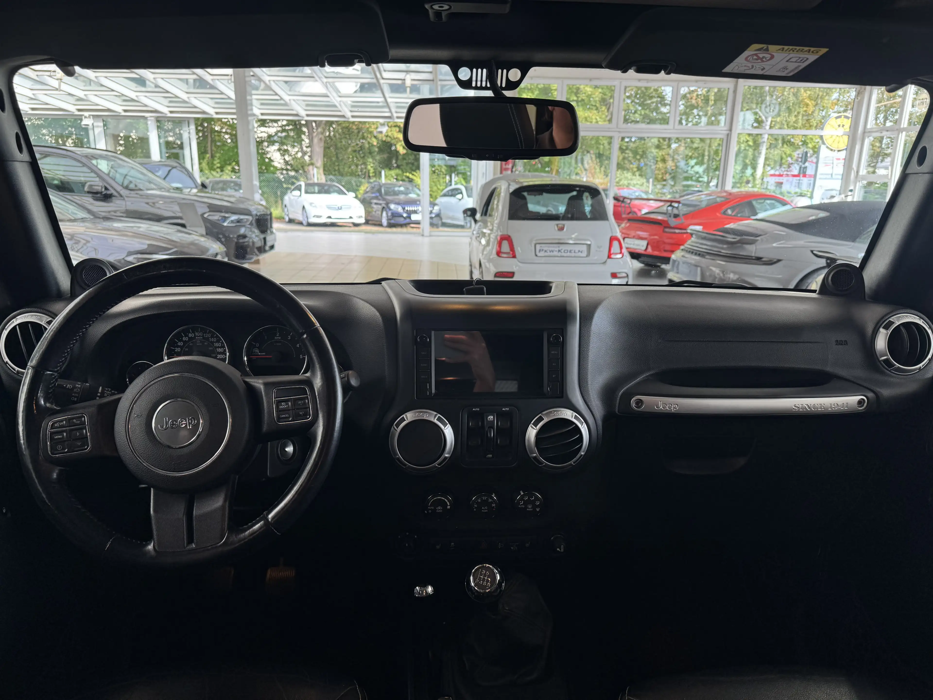 Jeep Wrangler 2.8 CRD S Unlimited Sahara Cabrio — photo 9