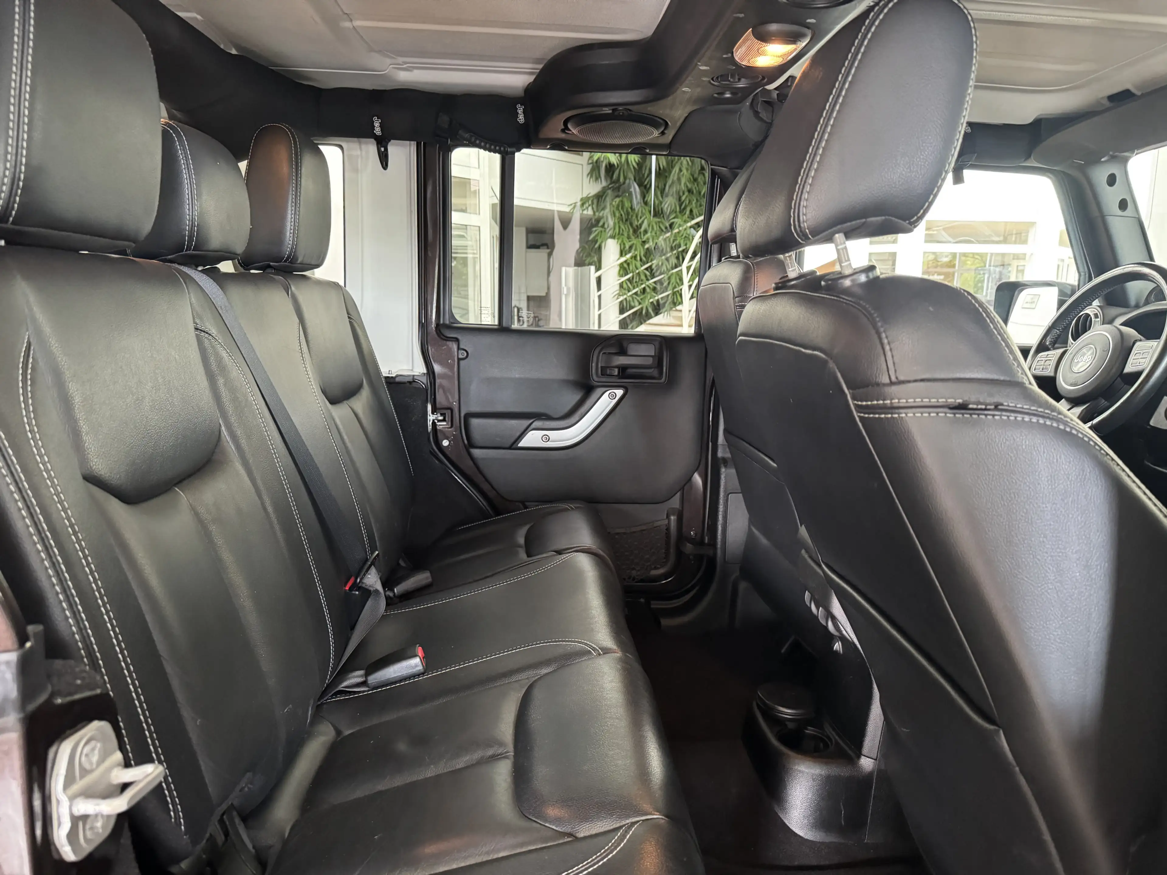 Jeep Wrangler 2.8 CRD S Unlimited Sahara Cabrio — photo 13