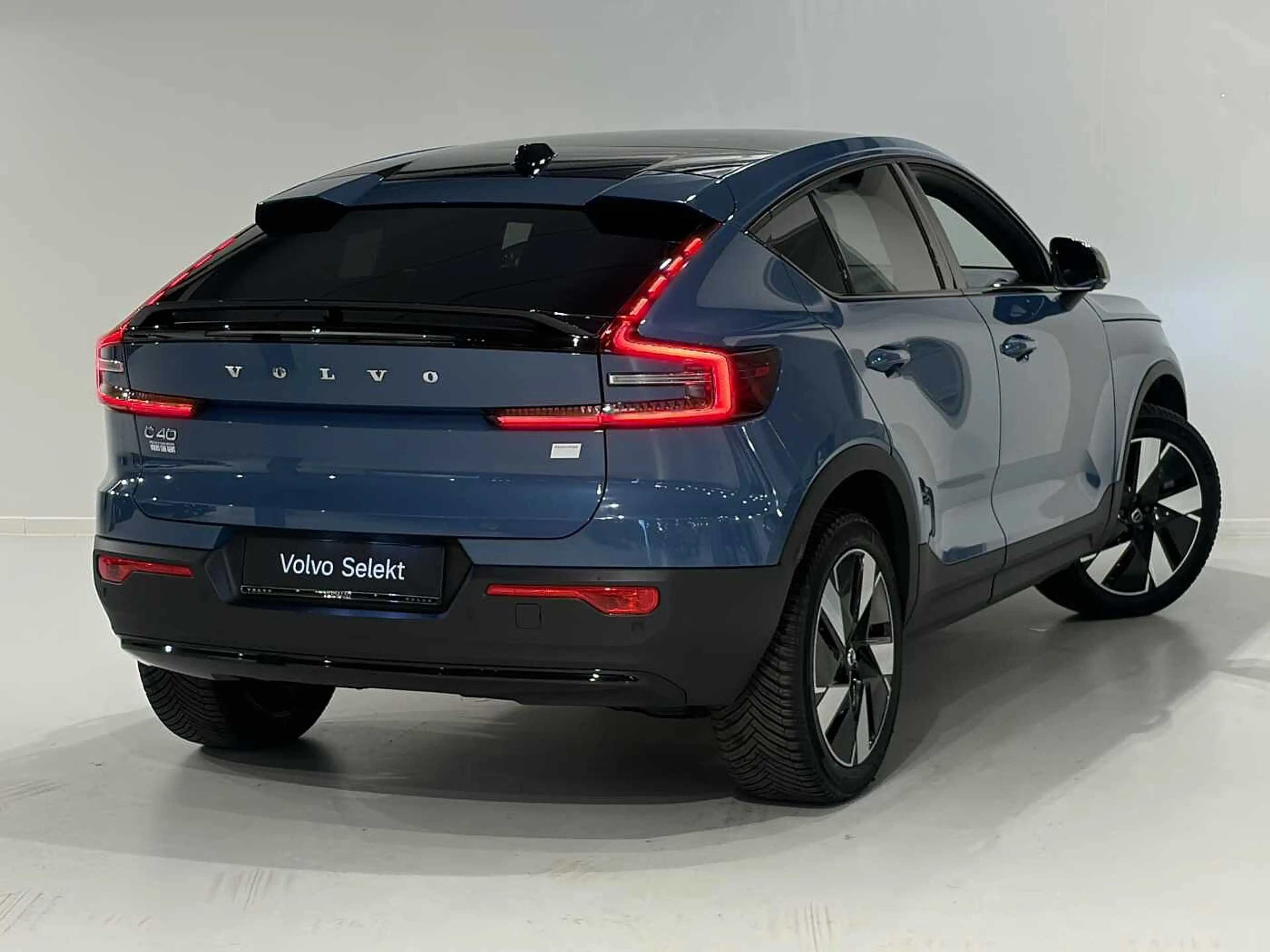 Volvo C40 Recharge Plus Extended Range + electr trekhaak — photo 2