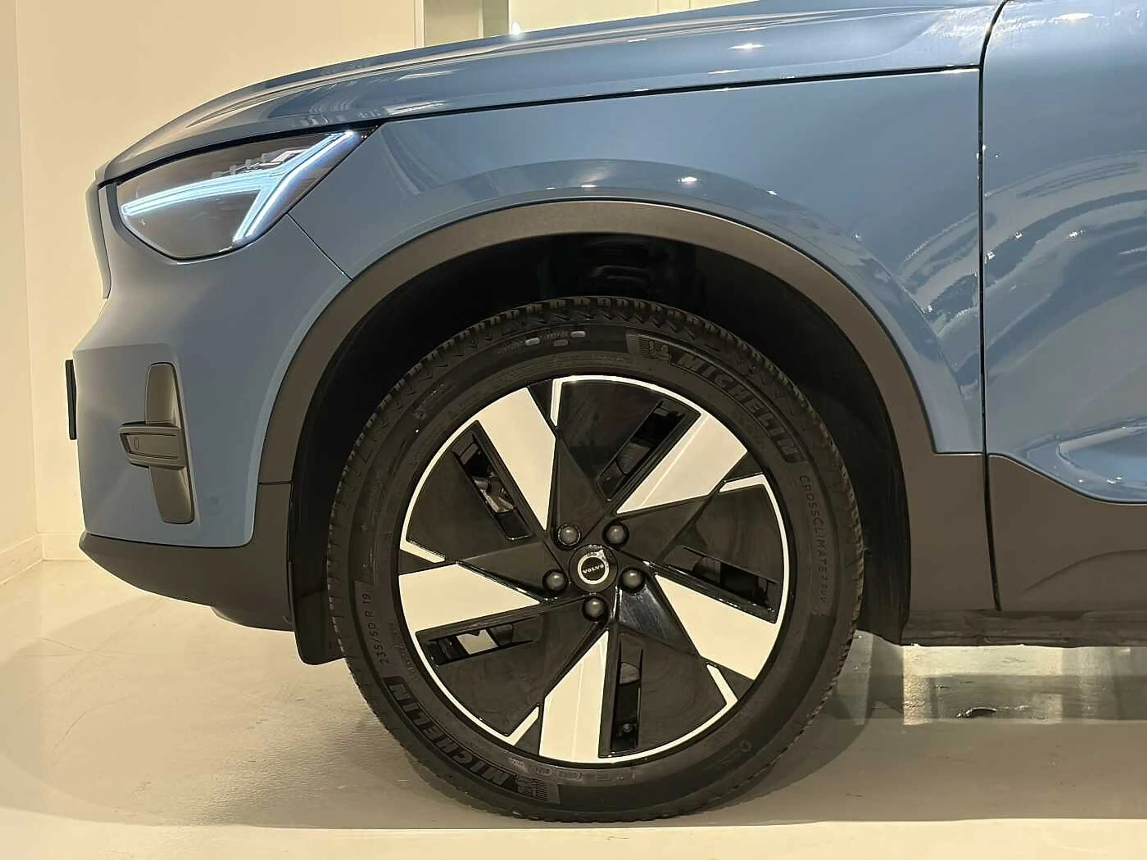 Volvo C40 Recharge Plus Extended Range + electr trekhaak — photo 3