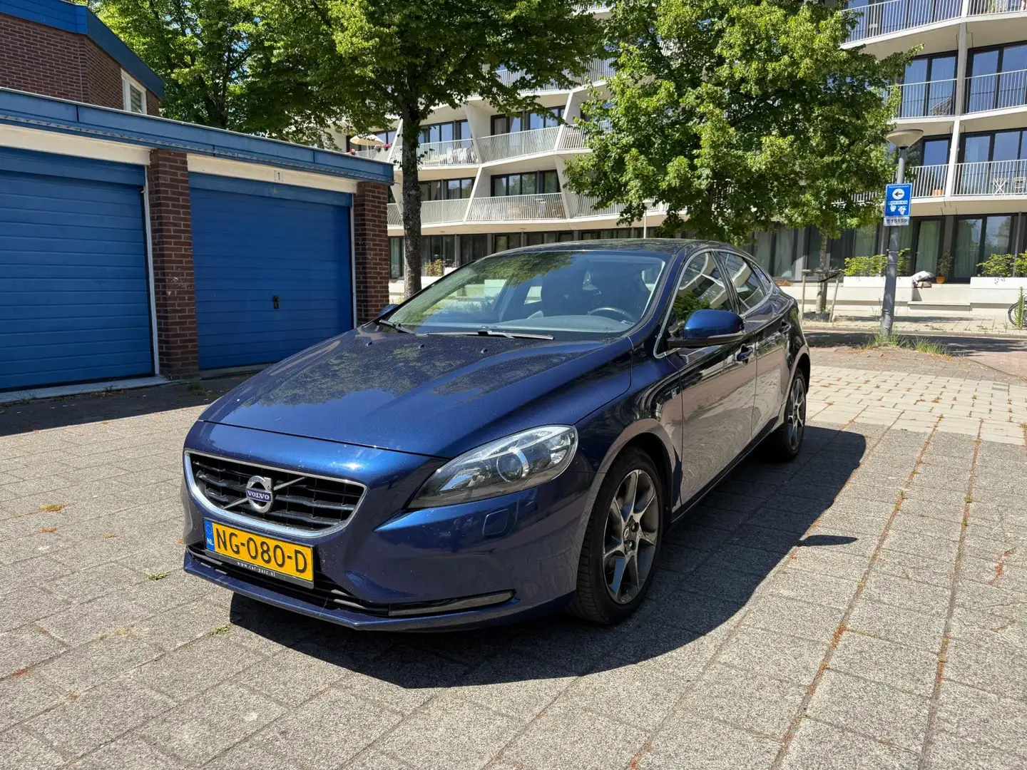 Volvo V40 2.0 D2 Ocean Race Euro 6 Leder NAVI Blauw - 1
