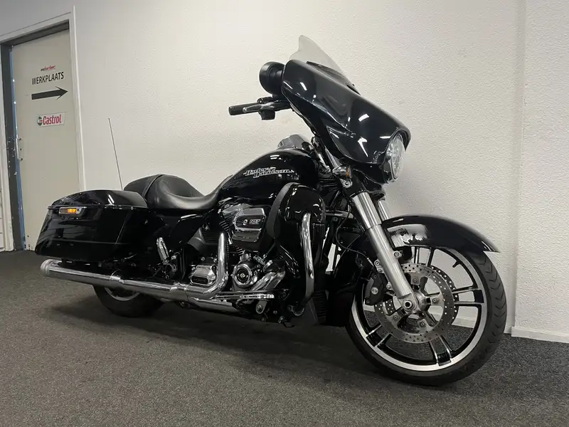 Harley-Davidson Street Glide - foto 4