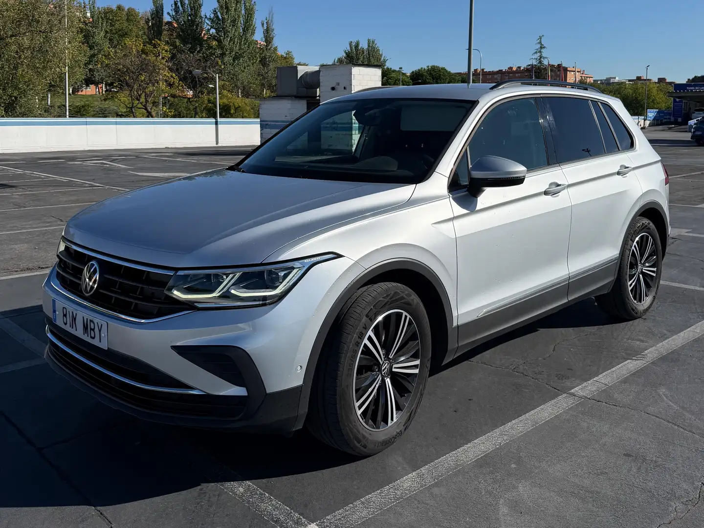 Volkswagen Tiguan Tiguan 1.5 TSI Life DSG 110kW Life Gris - 1