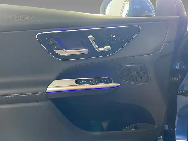 Mercedes-Benz 300 view 13