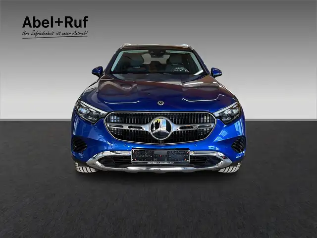Mercedes-Benz 300 view 2