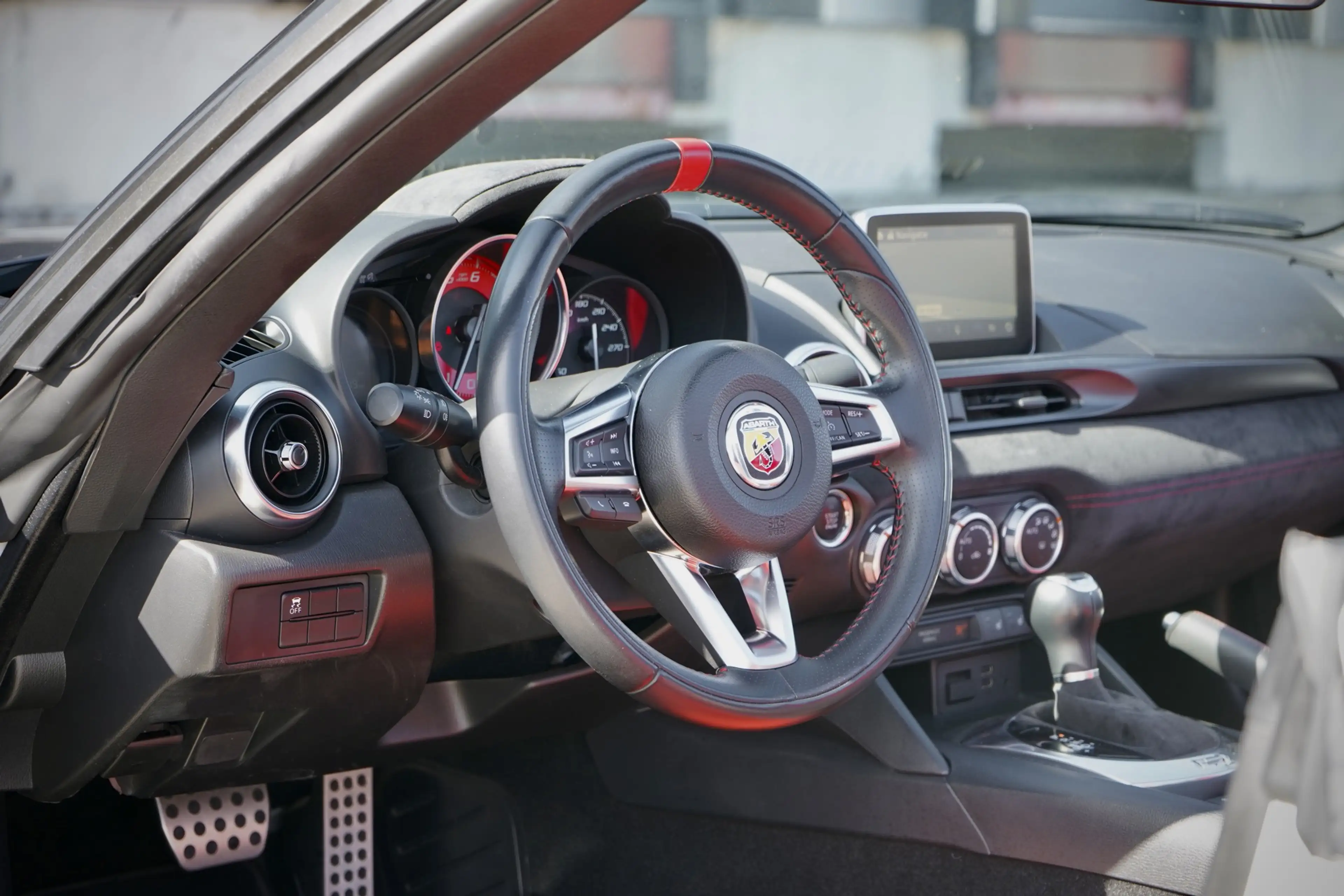 Fiat 124 Spider 1.4 MultiAir Turbo Abarth — photo 10