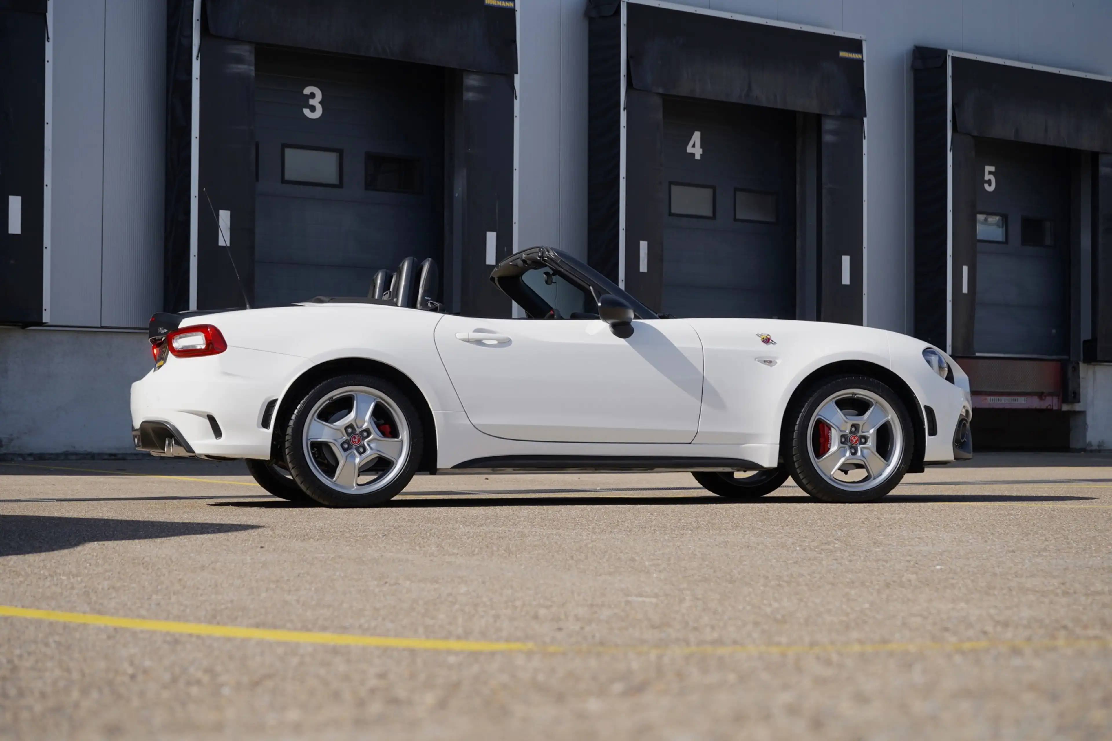 Fiat 124 Spider 1.4 MultiAir Turbo Abarth — photo 11