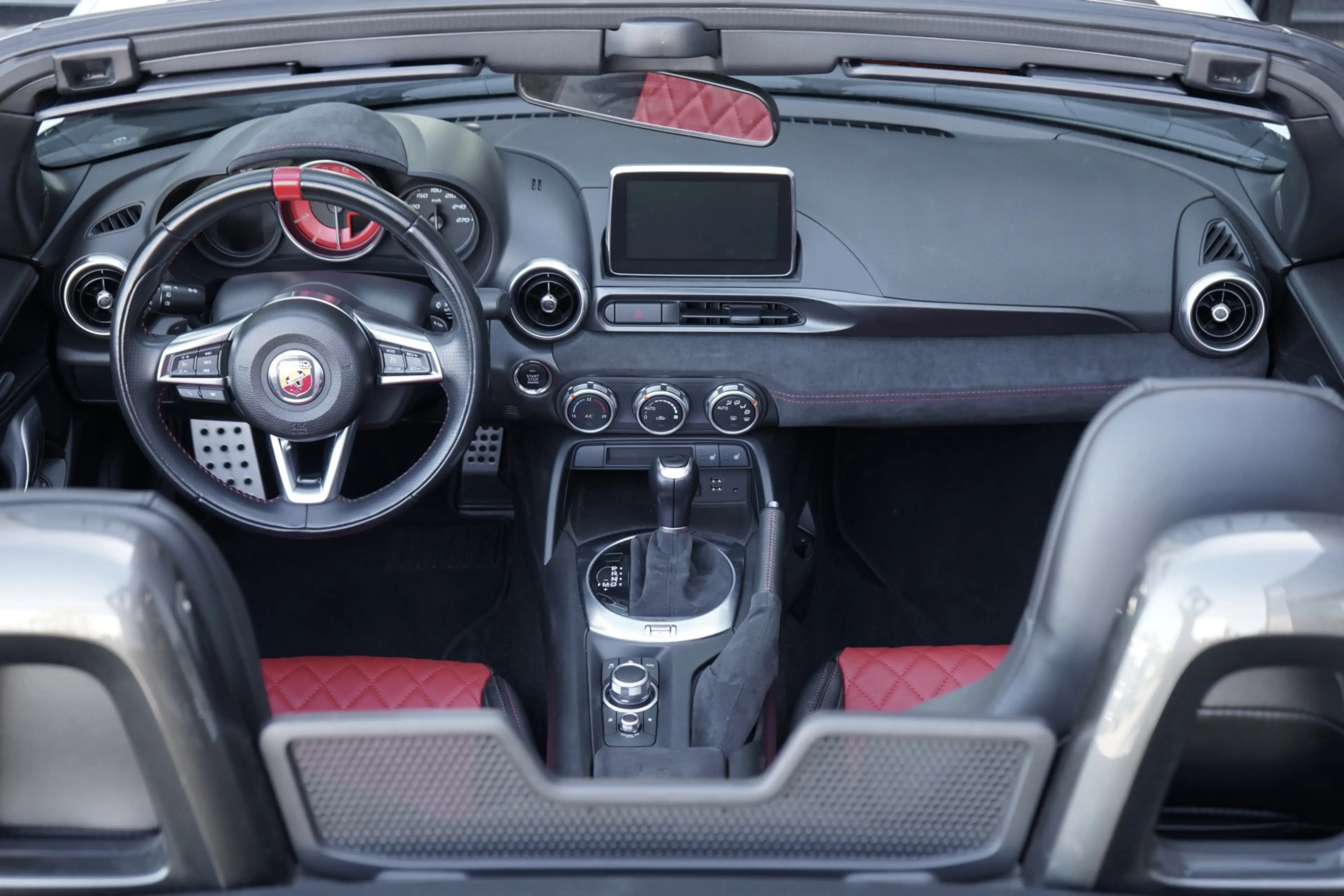 Fiat 124 Spider 1.4 MultiAir Turbo Abarth — photo 2