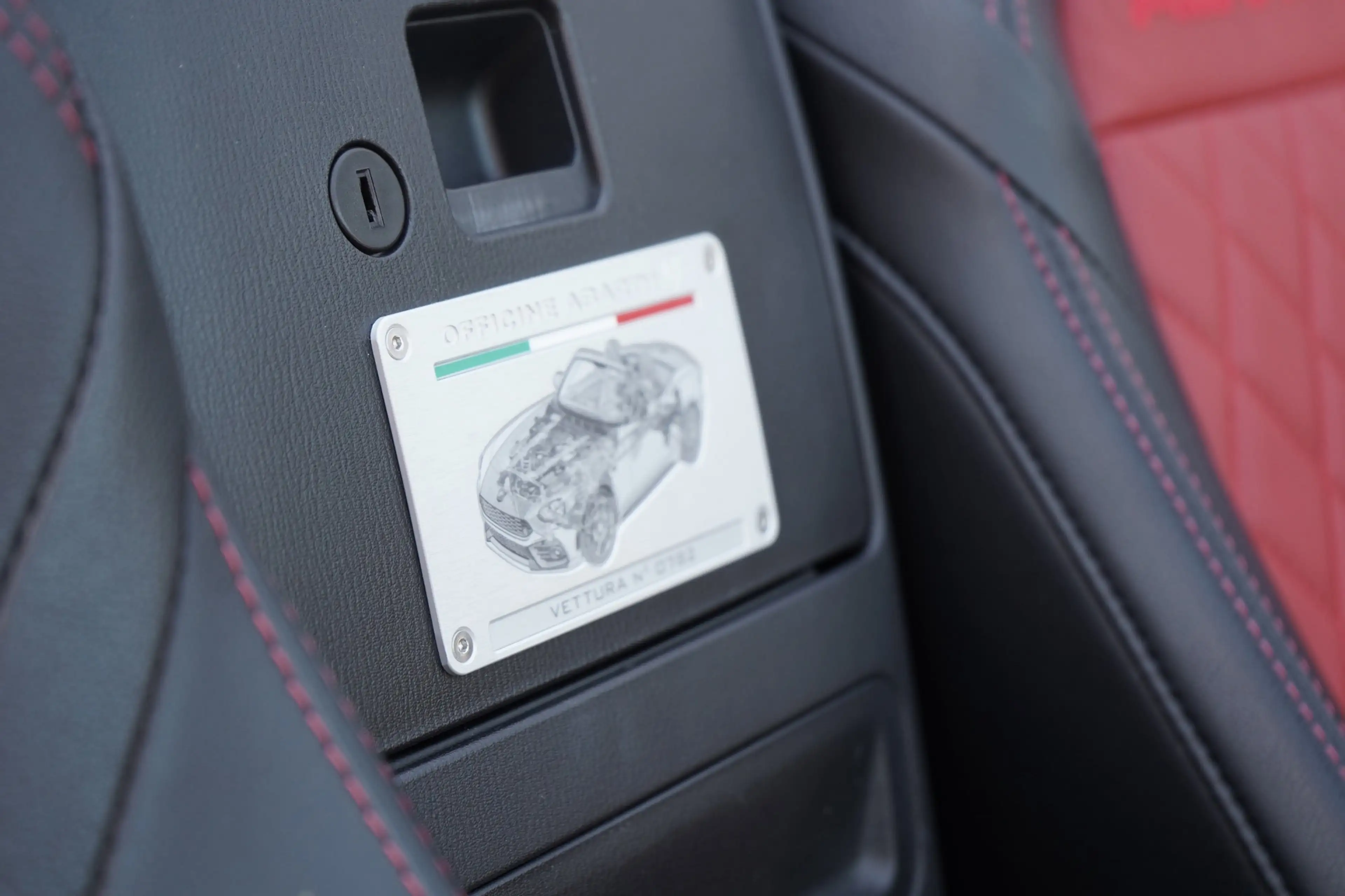 Fiat 124 Spider 1.4 MultiAir Turbo Abarth — photo 5