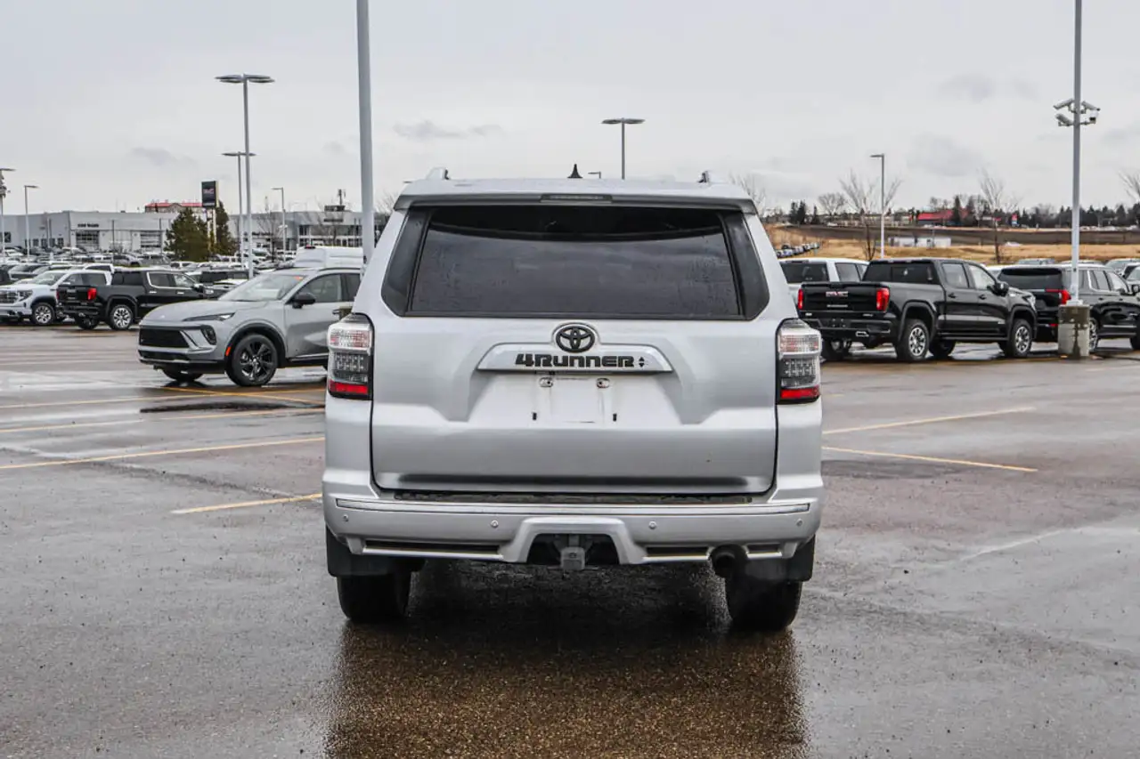 Toyota 4-Runner снимка Toyota 4-Runner