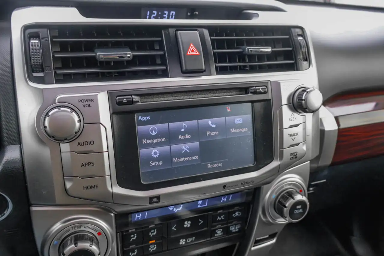 Toyota 4-Runner снимка Toyota 4-Runner