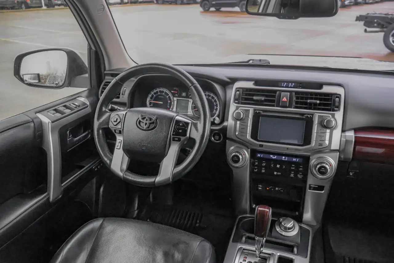 Toyota 4-Runner снимка Toyota 4-Runner