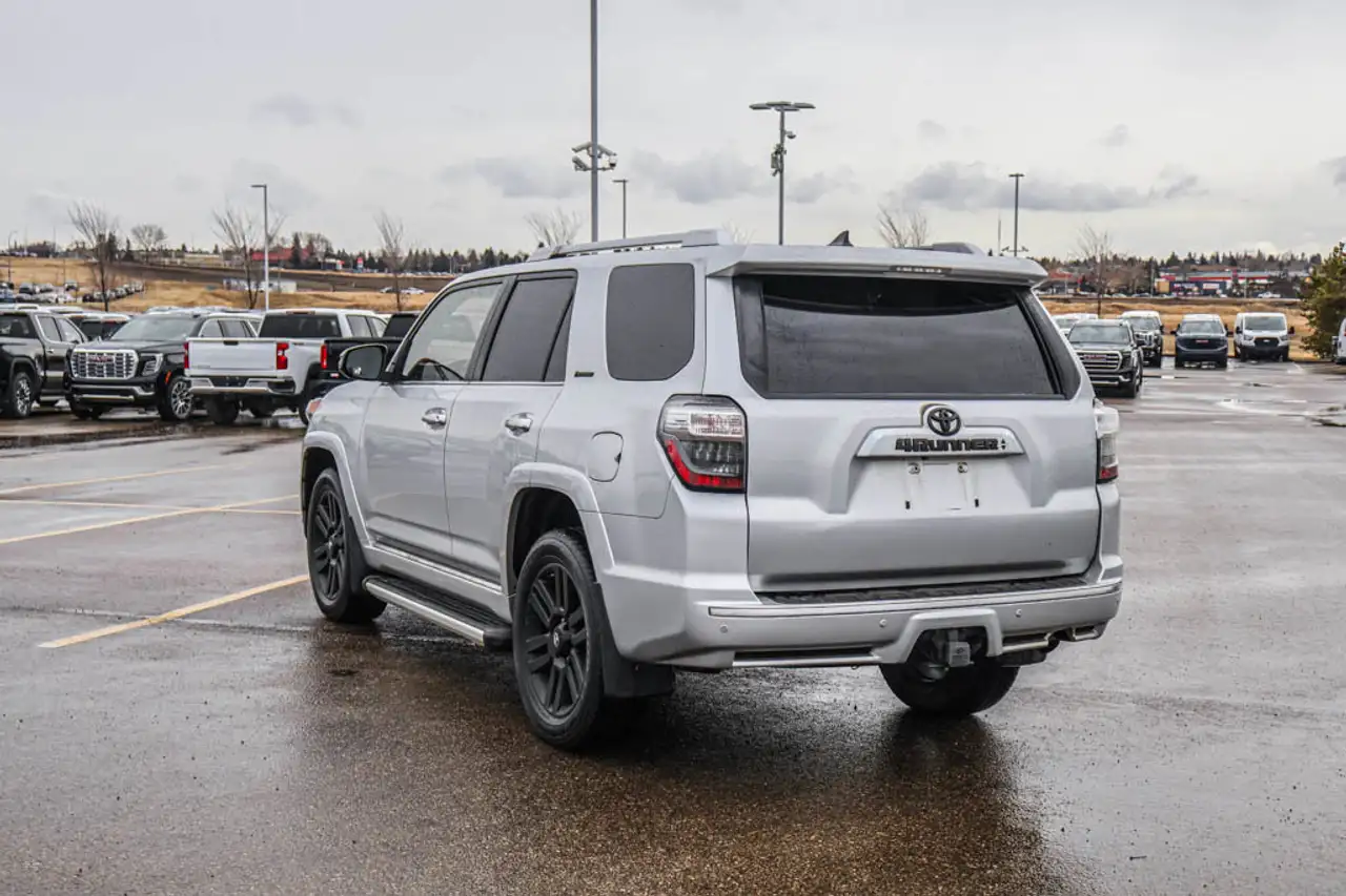 Toyota 4-Runner снимка Toyota 4-Runner