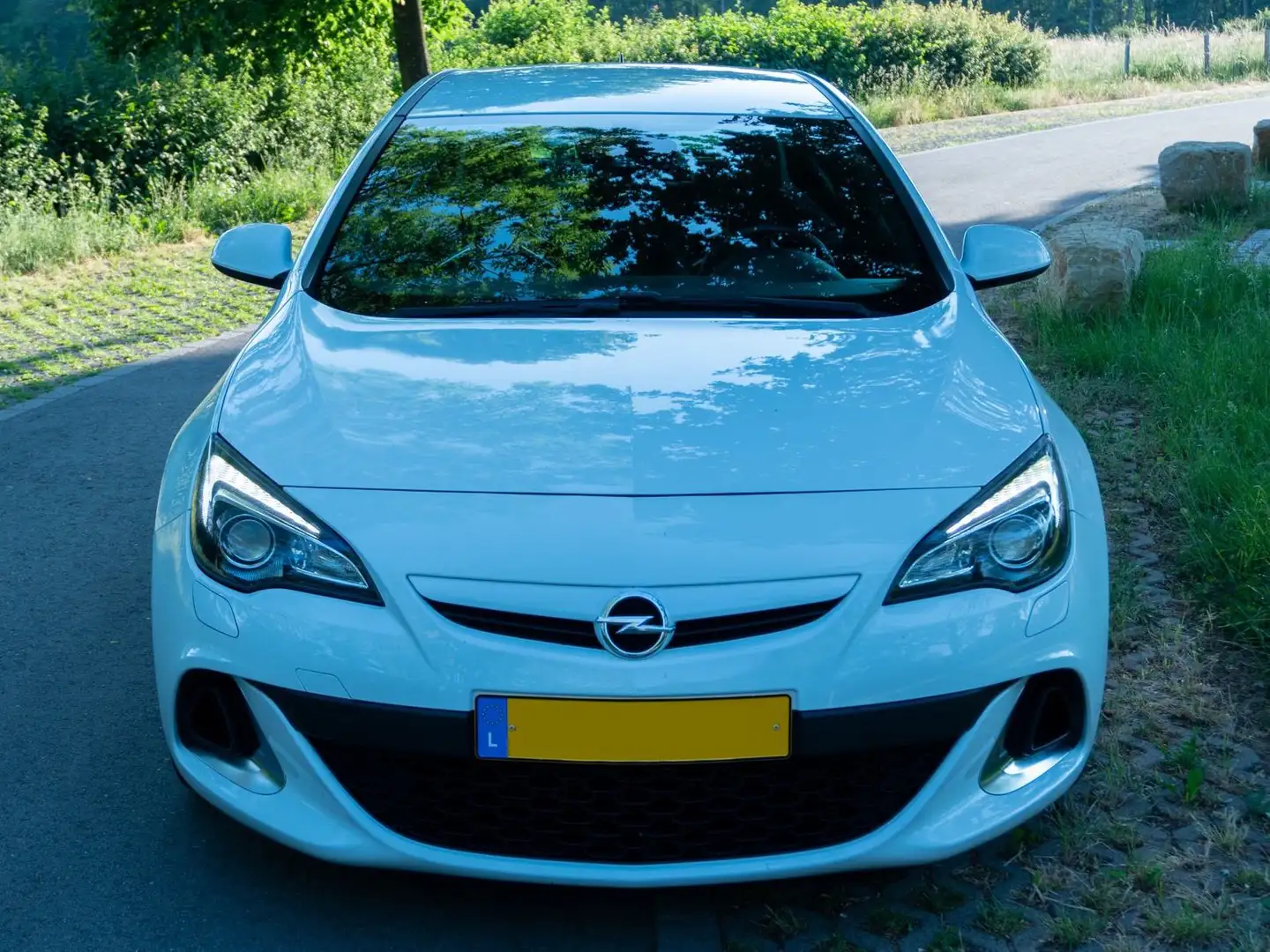 Opel Astra J OPC 2.0l Blanc - 1