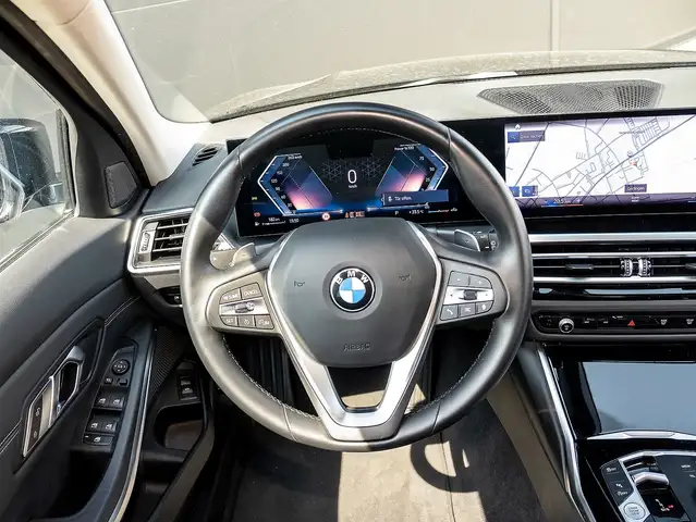 BMW 3 Series view 11