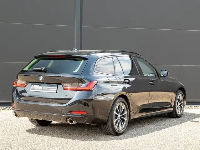 BMW 3 Series view 2