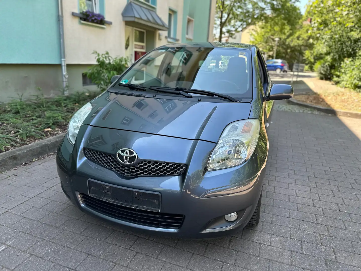 Toyota Yaris Yaris 1.33 VVT-i Multi Mode Executive Grau - 2
