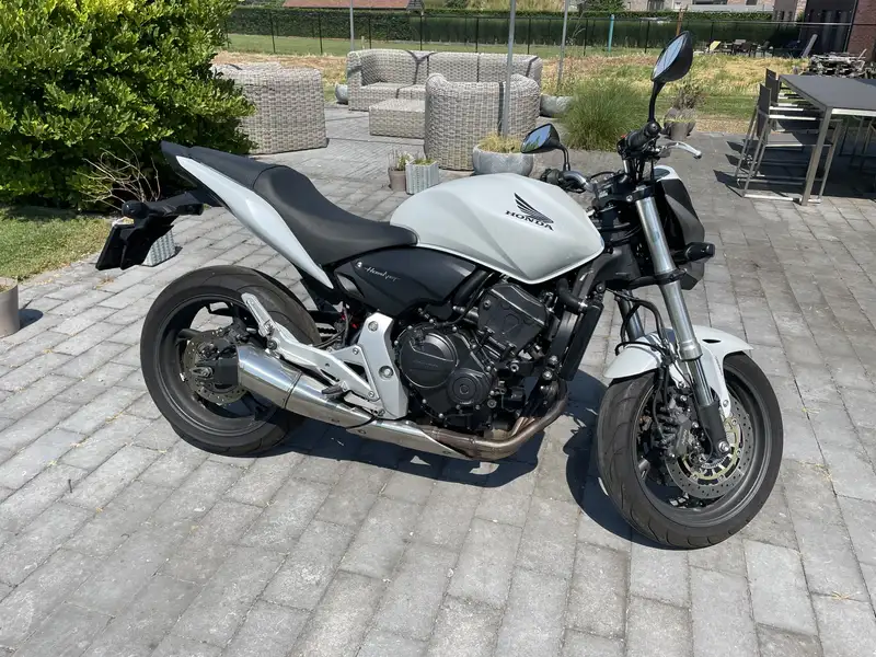 Honda Hornet - foto 3