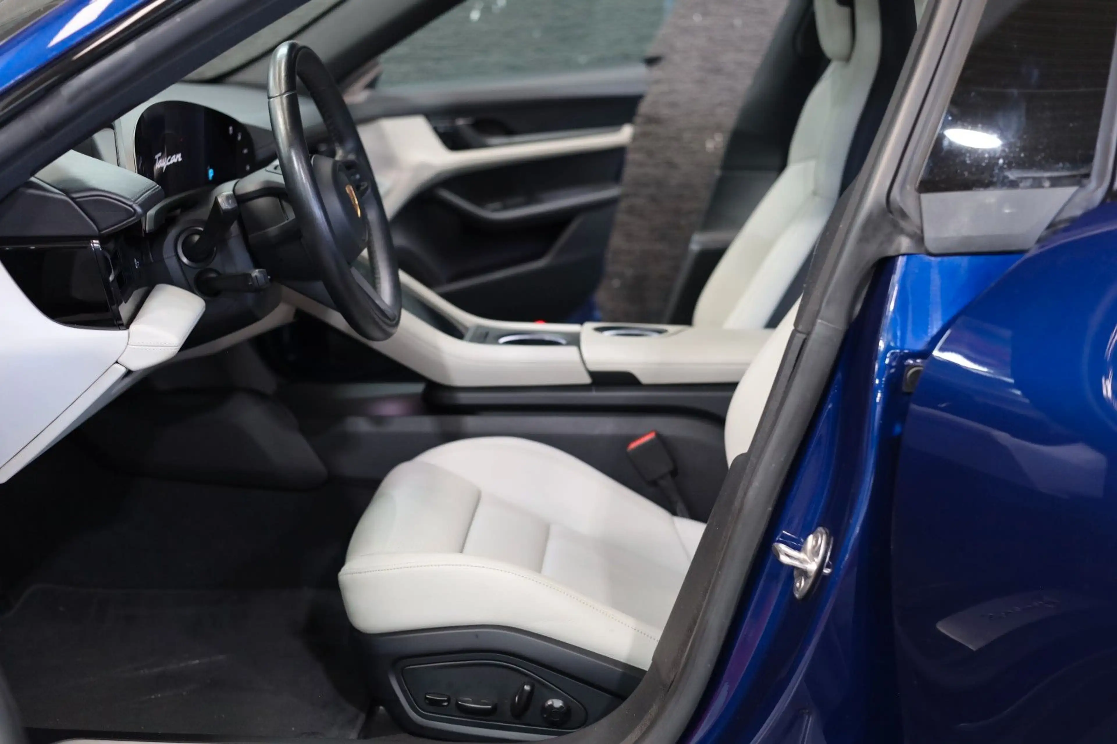 Porsche Taycan 4 S*93;4KwH*571PS*ACC*Pano*360°Sound — photo 2