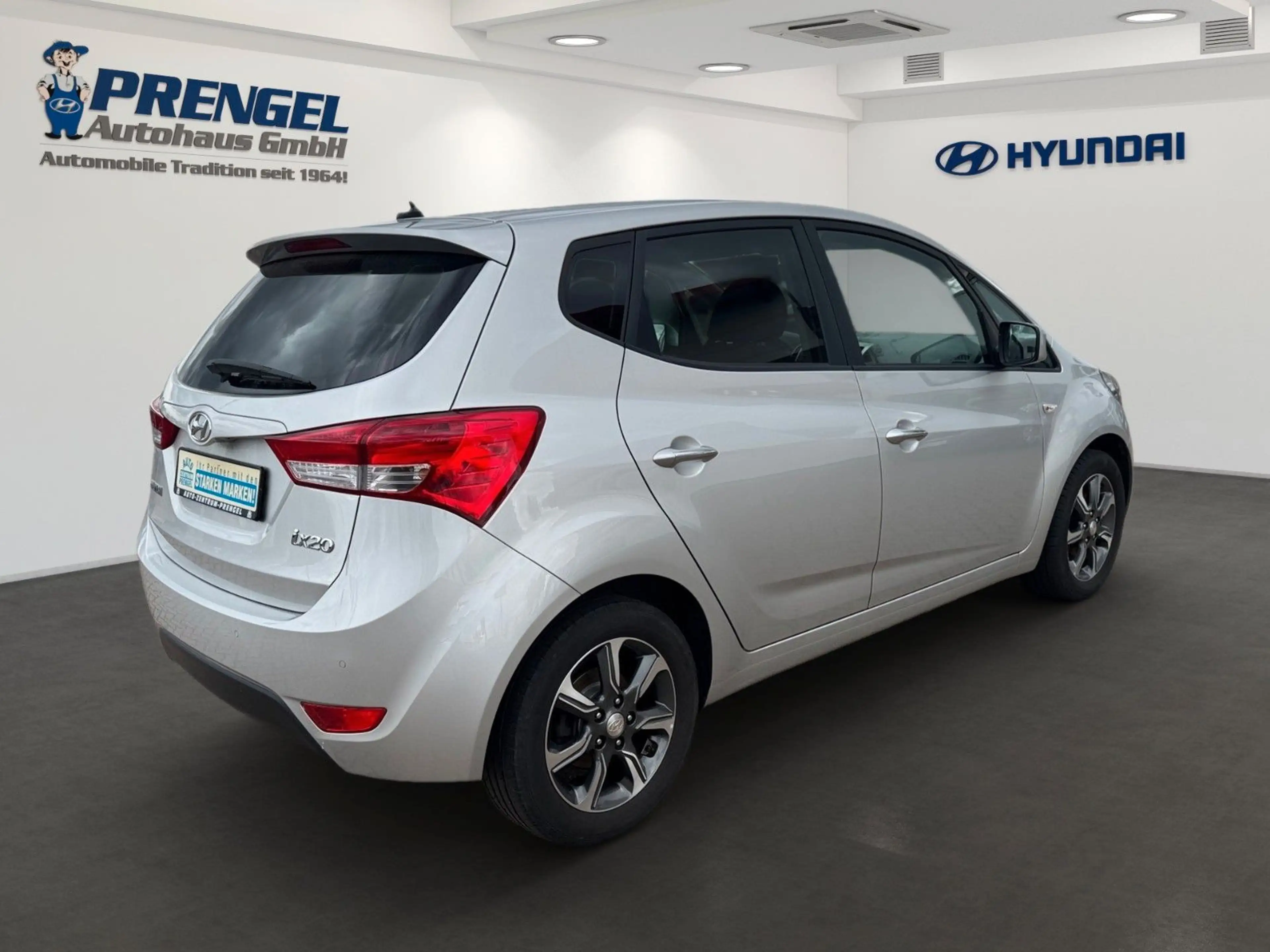 Hyundai iX20 1.4 blue YES! PDC SZH LKHZ BLUETOOTH — photo 4