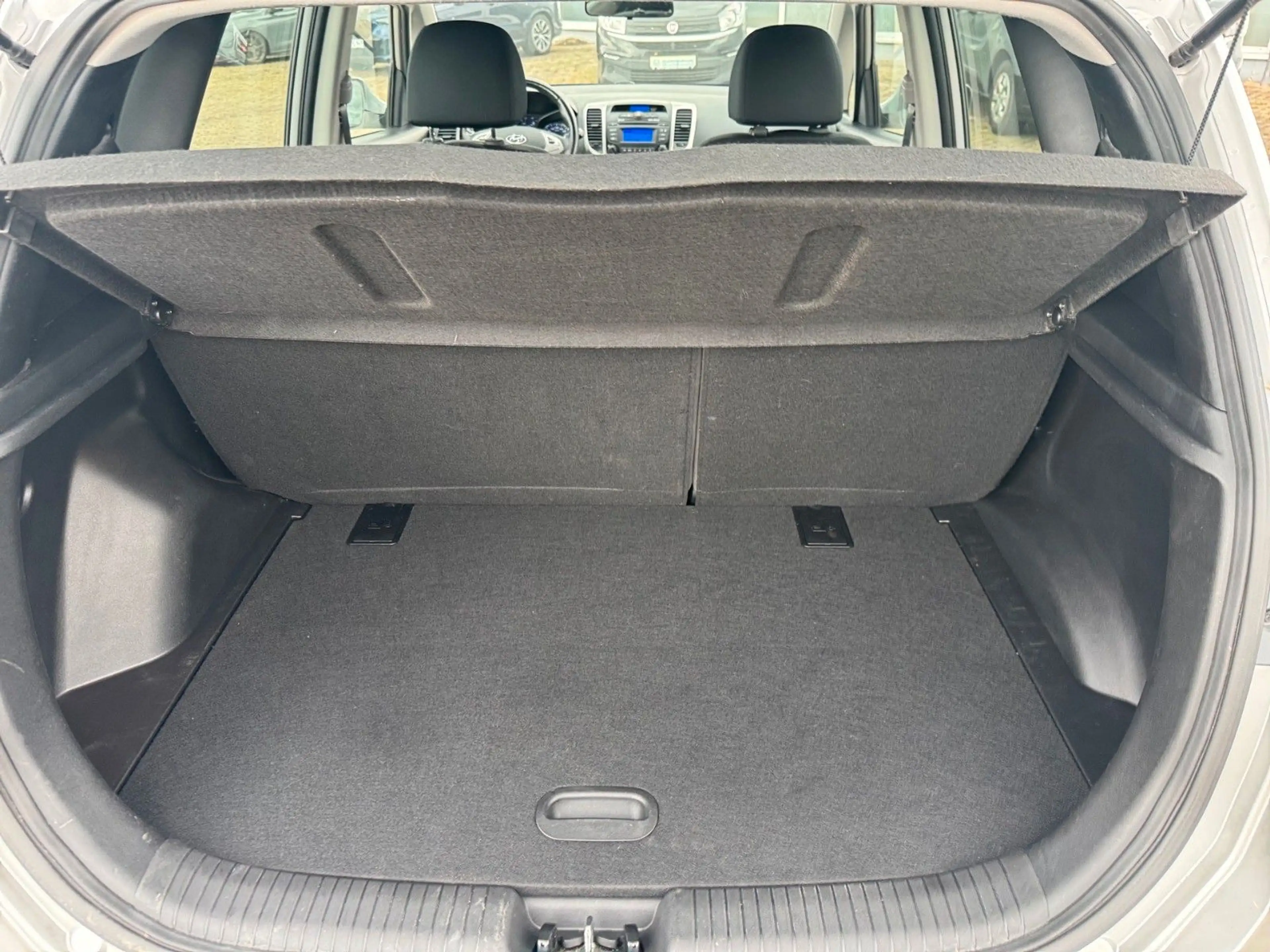 Hyundai iX20 1.4 blue YES! PDC SZH LKHZ BLUETOOTH — photo 13