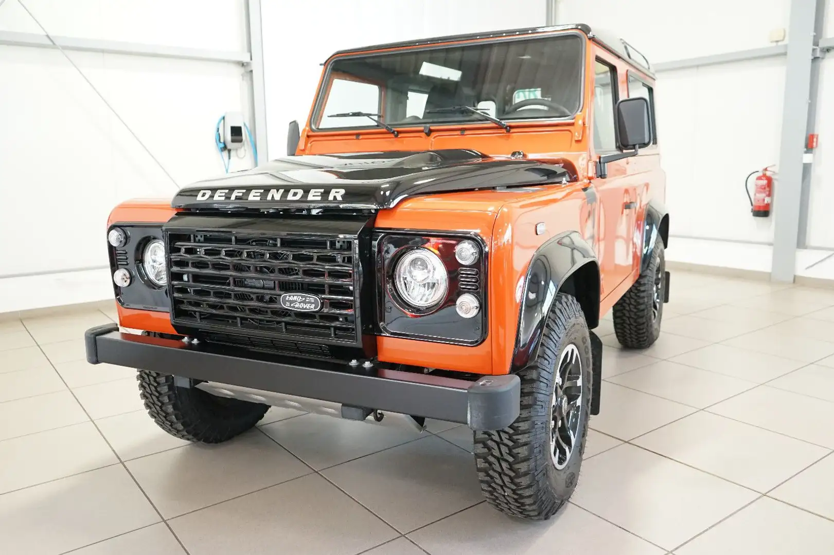 Land Rover Defender 90 Adventure Station Wagon+LED+Blutooth Orange - 1